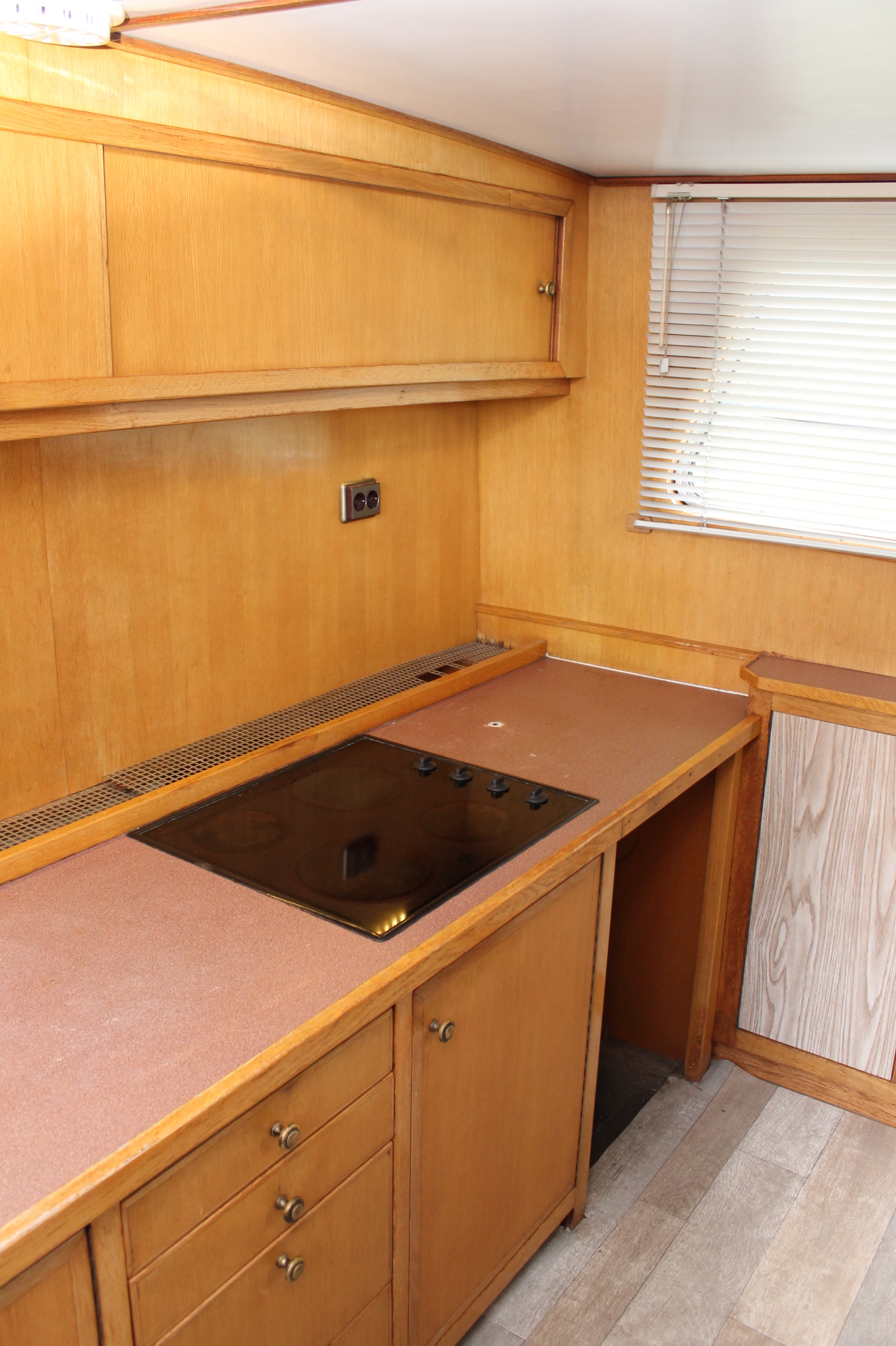 Tjalk Varend Woonschip 19.99