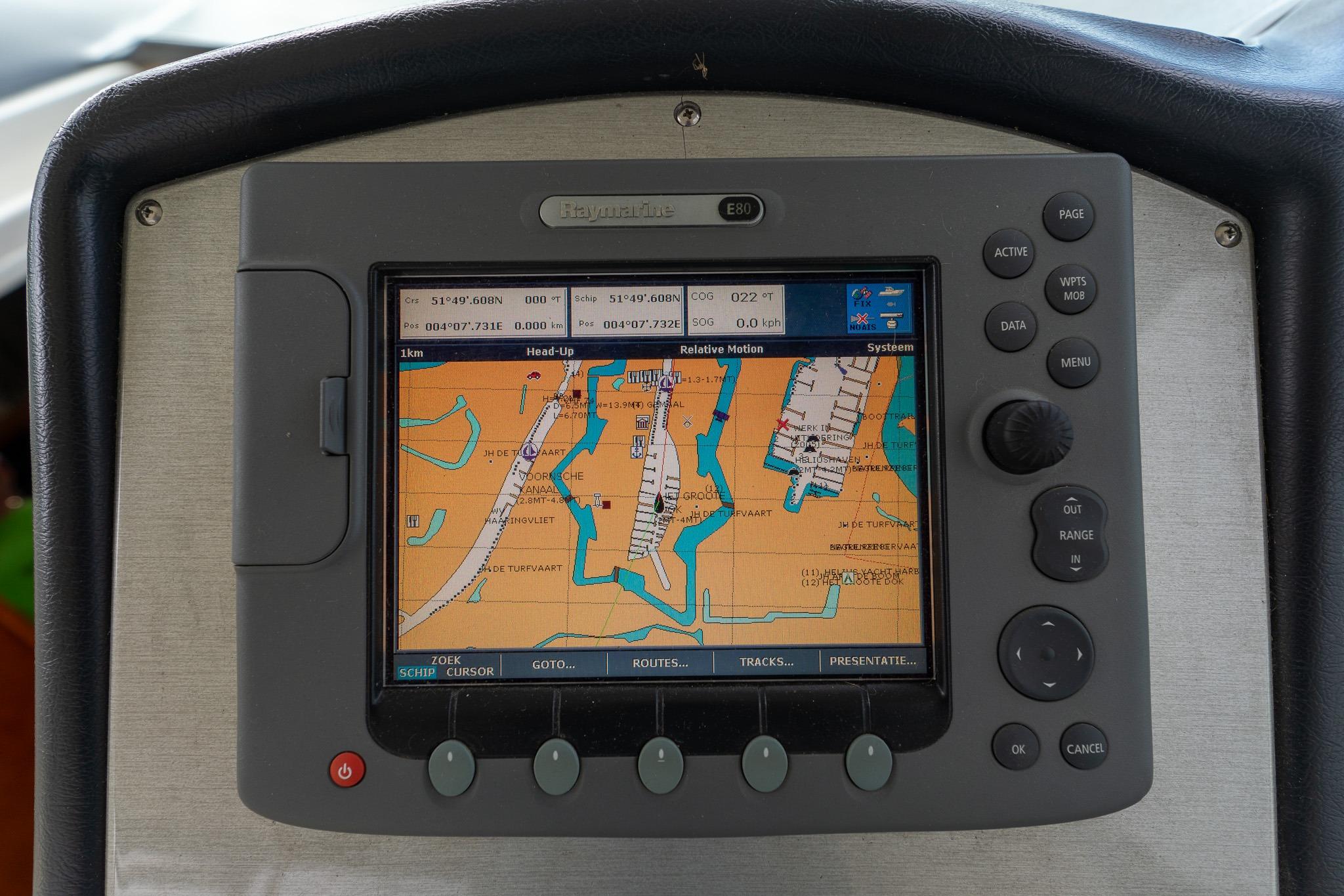 Cruisers Yachts 415 Express Motoryacht