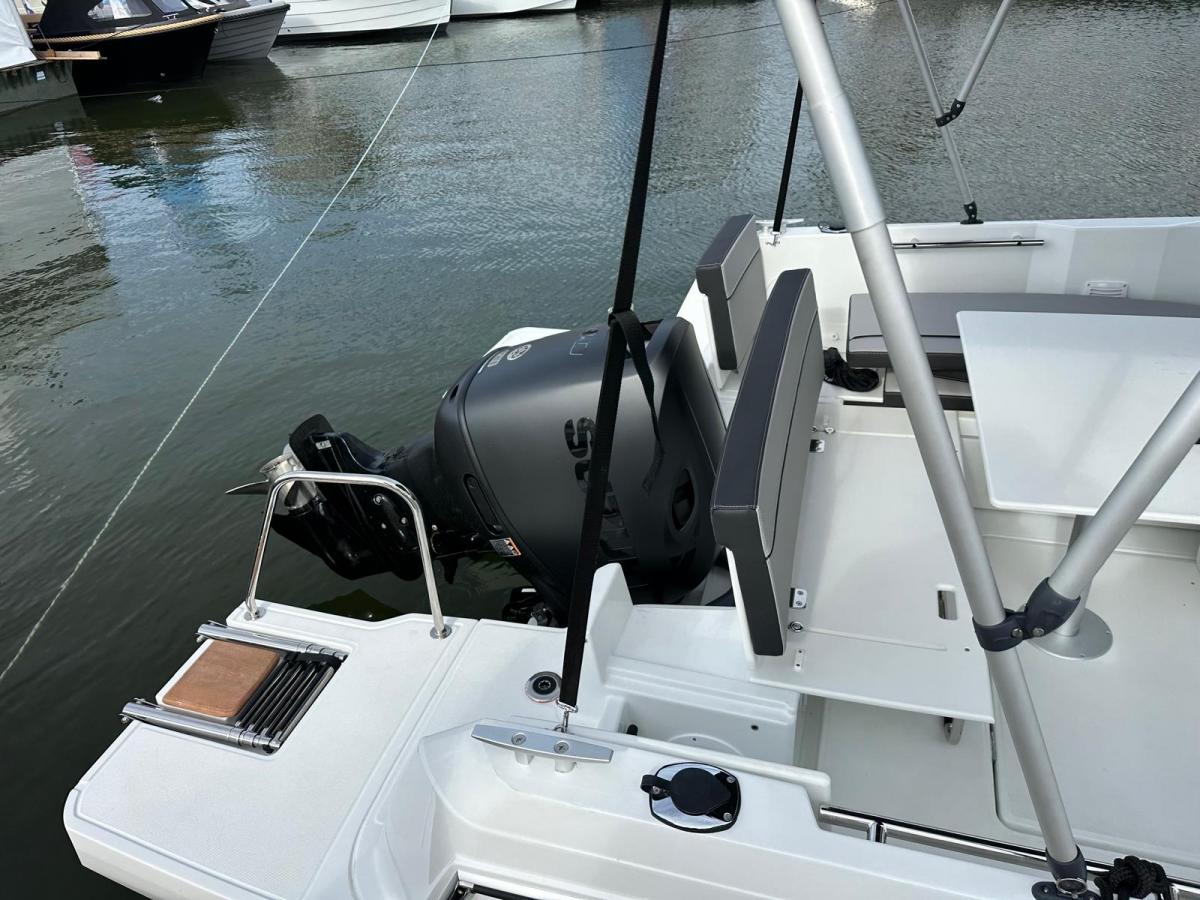 Jeanneau Merry Fisher 695 Serie 2. Deze prachtige boot is aanwezig op de Suzuki stand van hiswa te water 2026.
