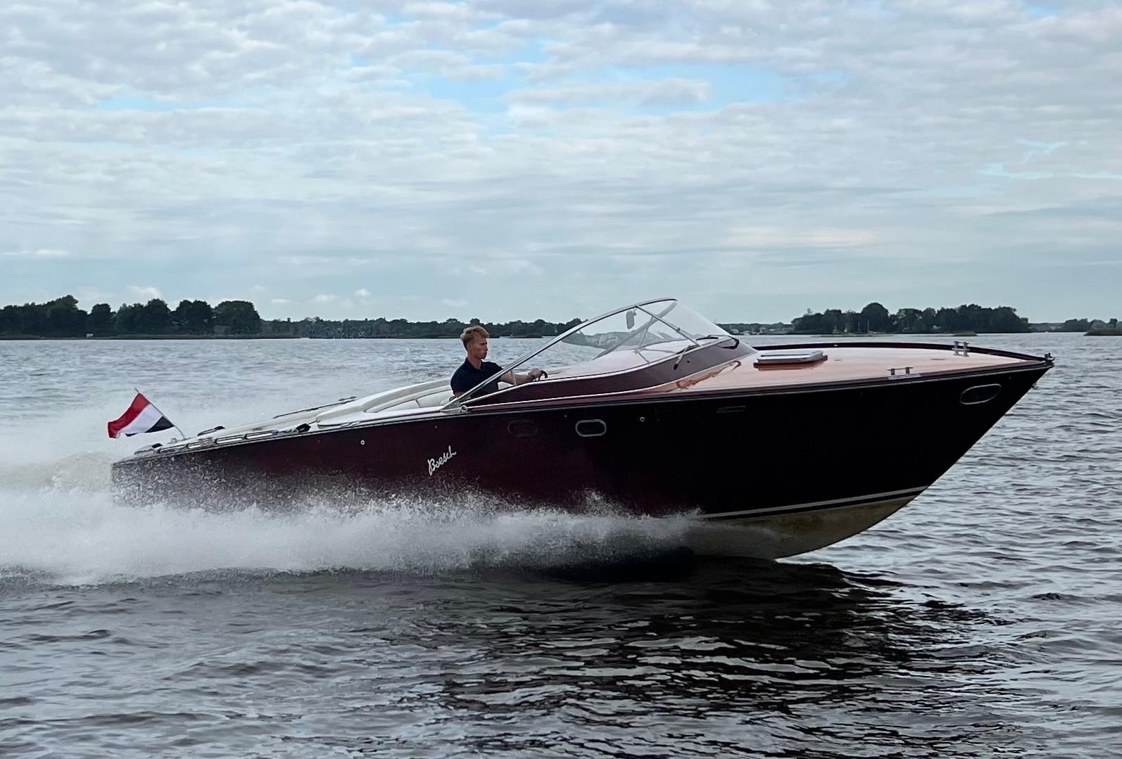 Boesch 850 Runabout Deluxe hoofdfoto: 1