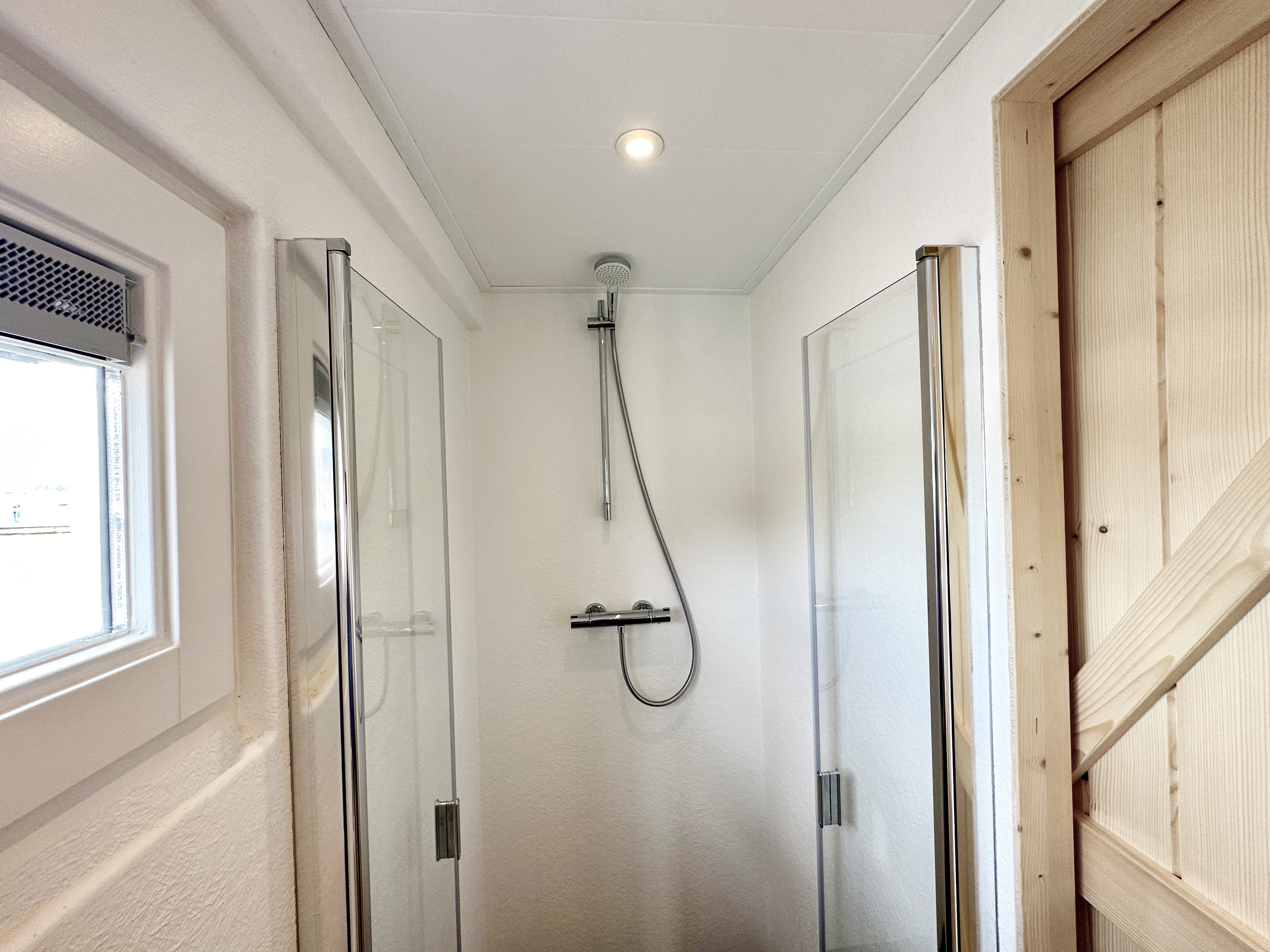 HOMESHIP VaarChalet In Amsterdam 1250D Luxe Houseboat