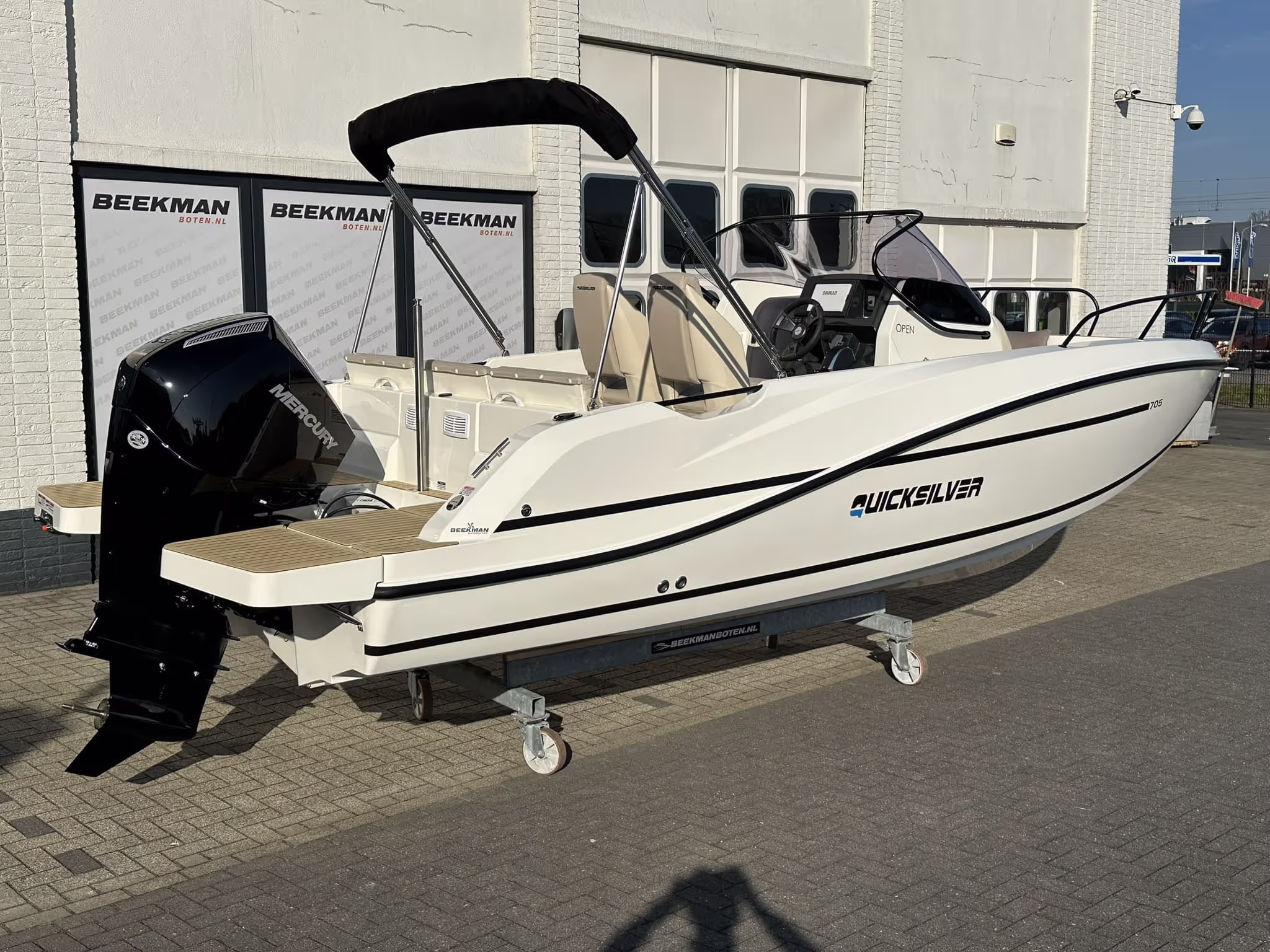 Quicksilver 705 Open