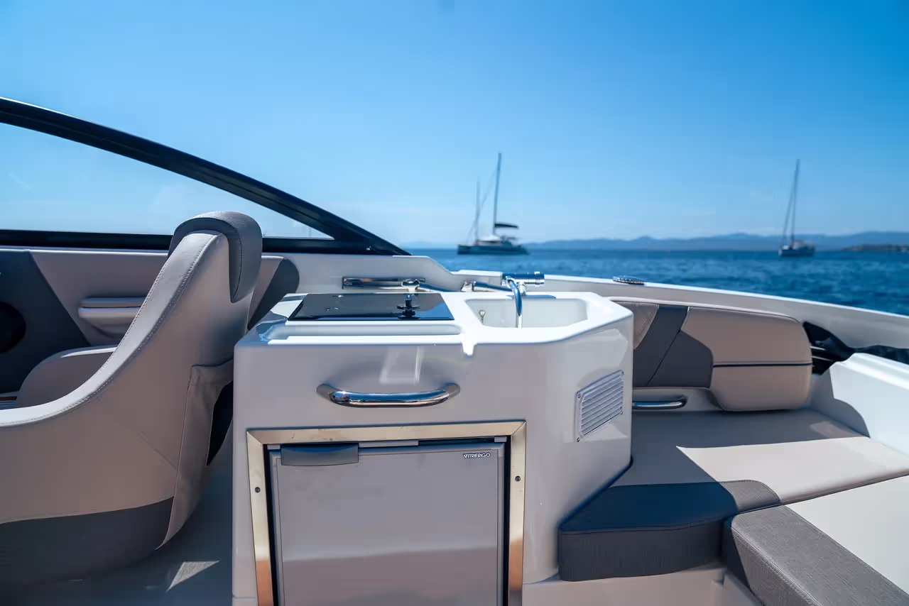 Bayliner VR6 Cuddy