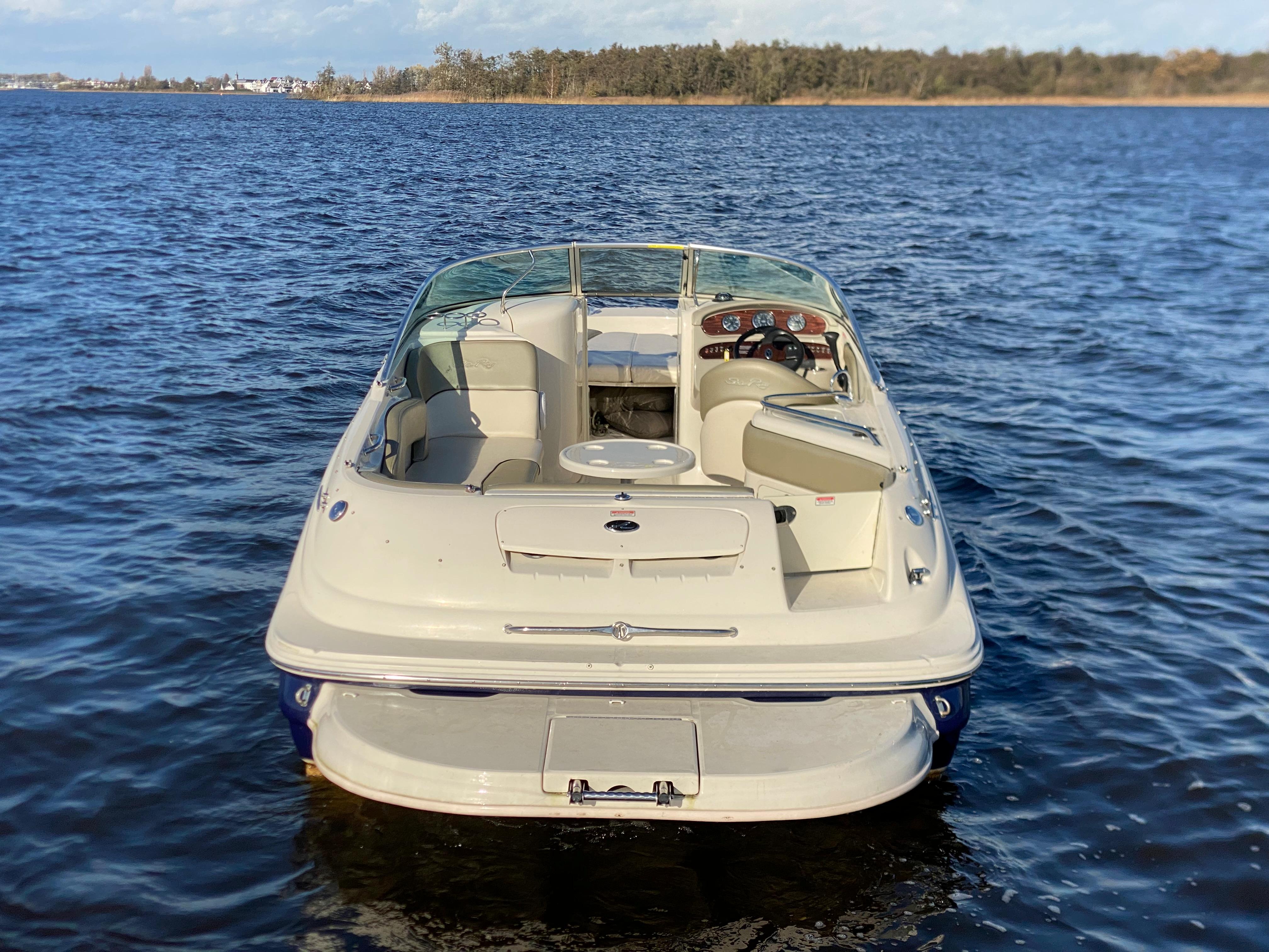 Sea Ray 240 Sundeck