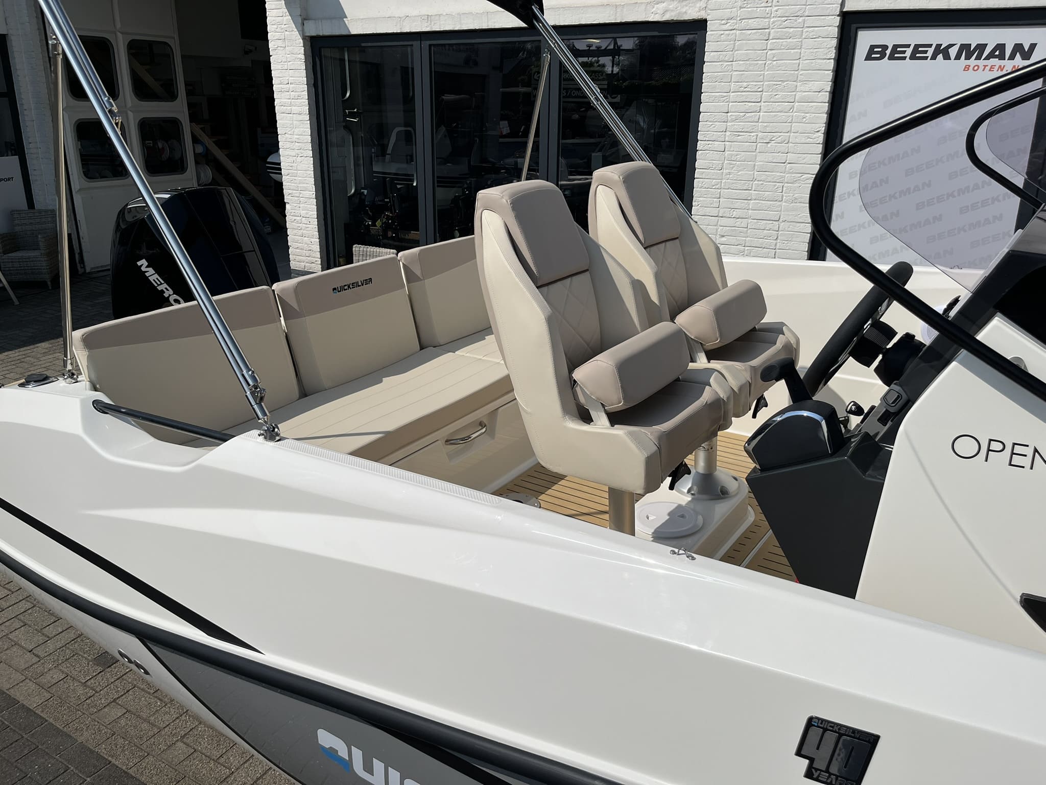 Quicksilver 705 Open