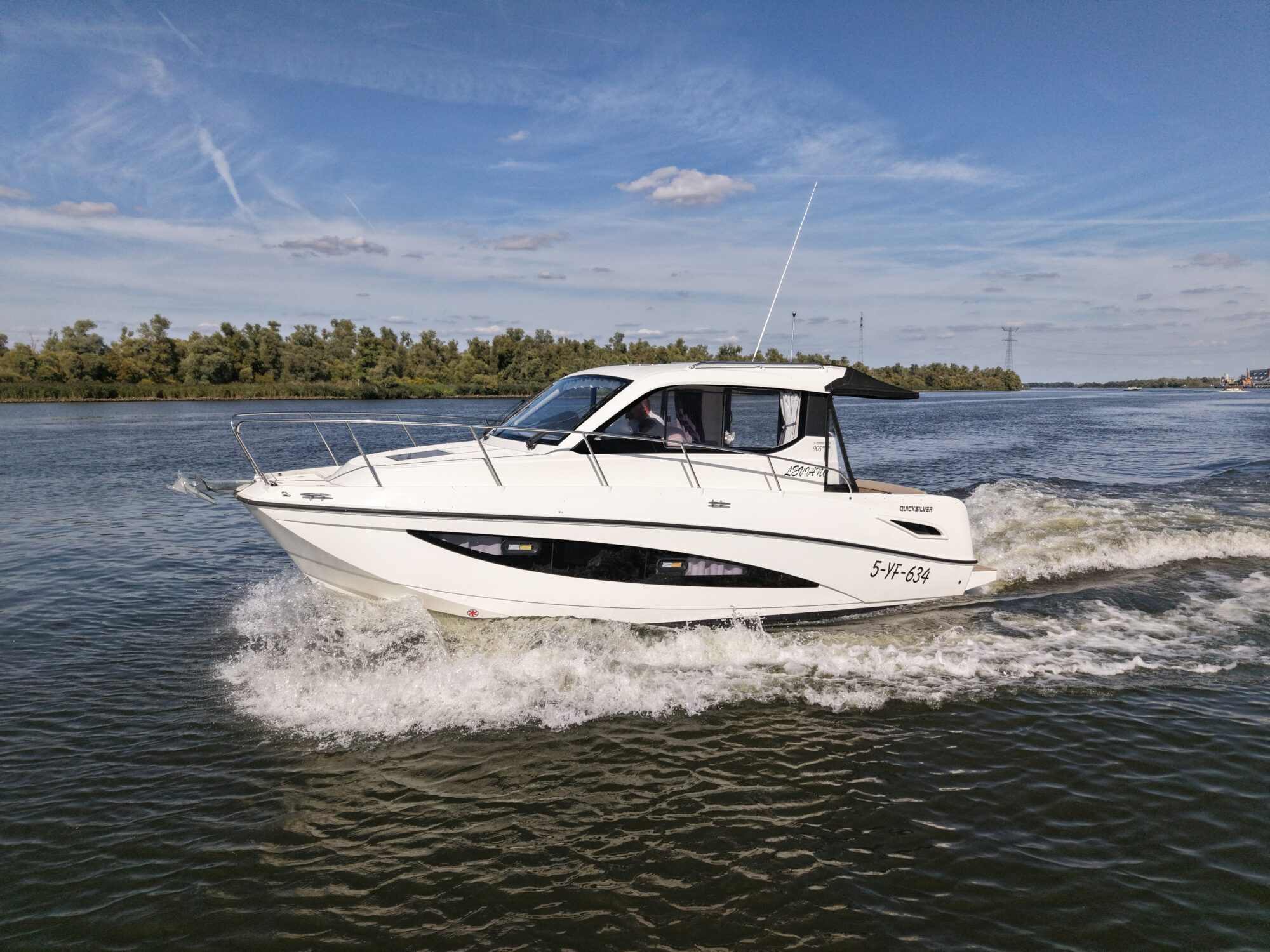 Quicksilver 905 Activ Weekend