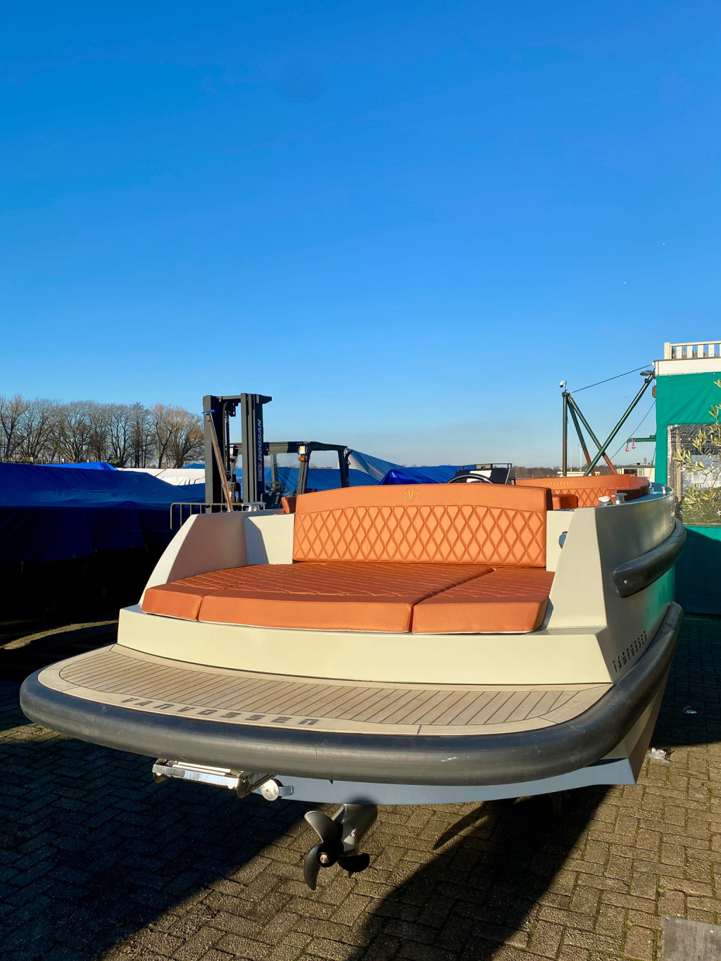 Van Vossen 650 e tender Electra Gray