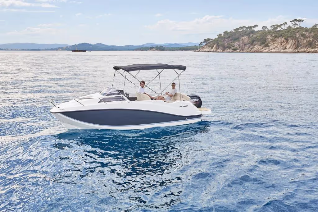 Quicksilver 555 Cabin