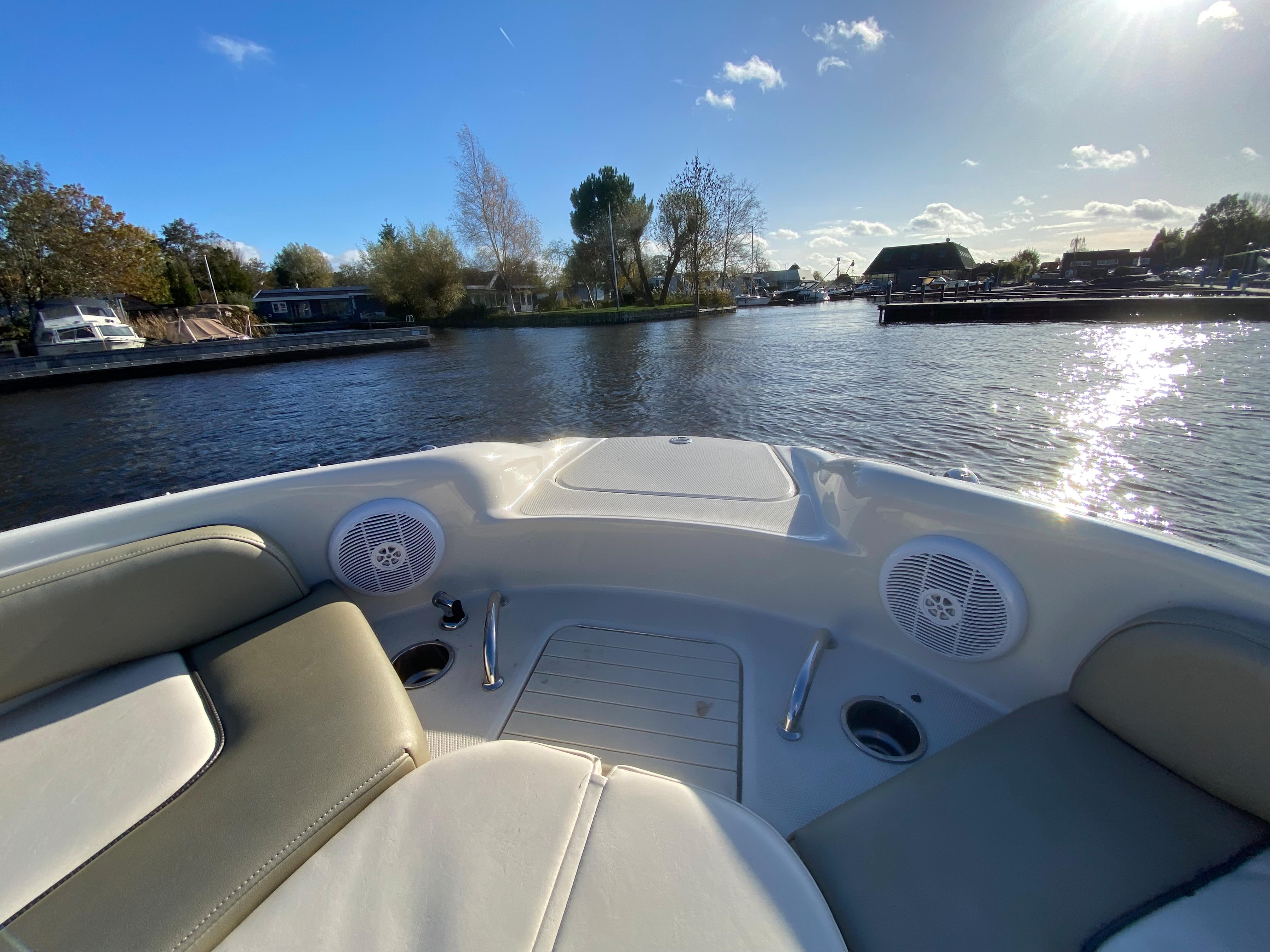 Sea Ray 240 Sundeck
