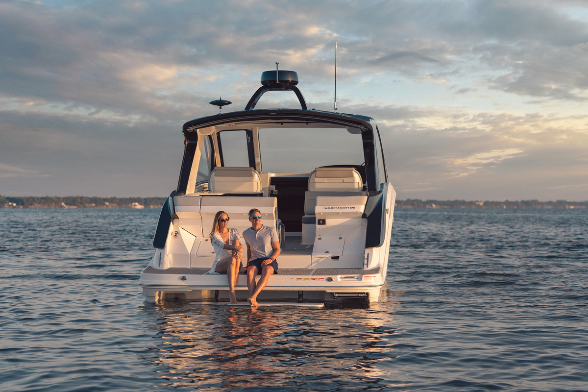 Sea Ray Sundancer 370