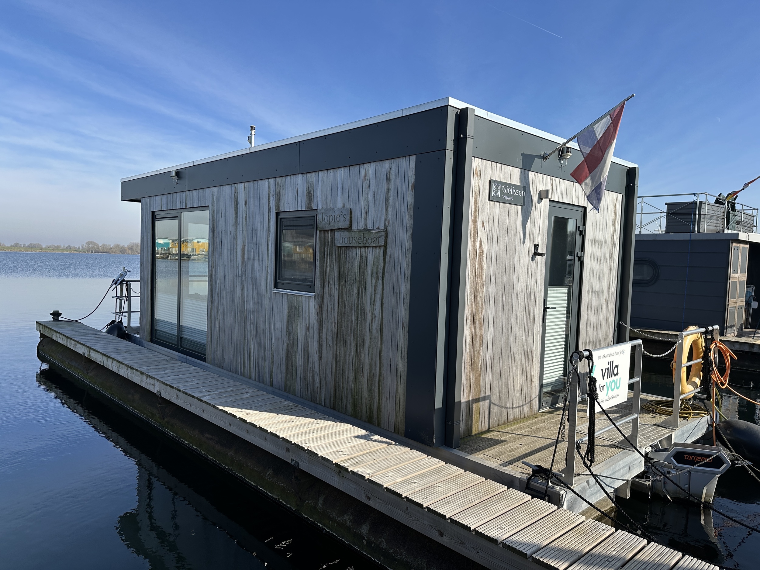 Gielissen Marin Home 32 Tiny Houseboat