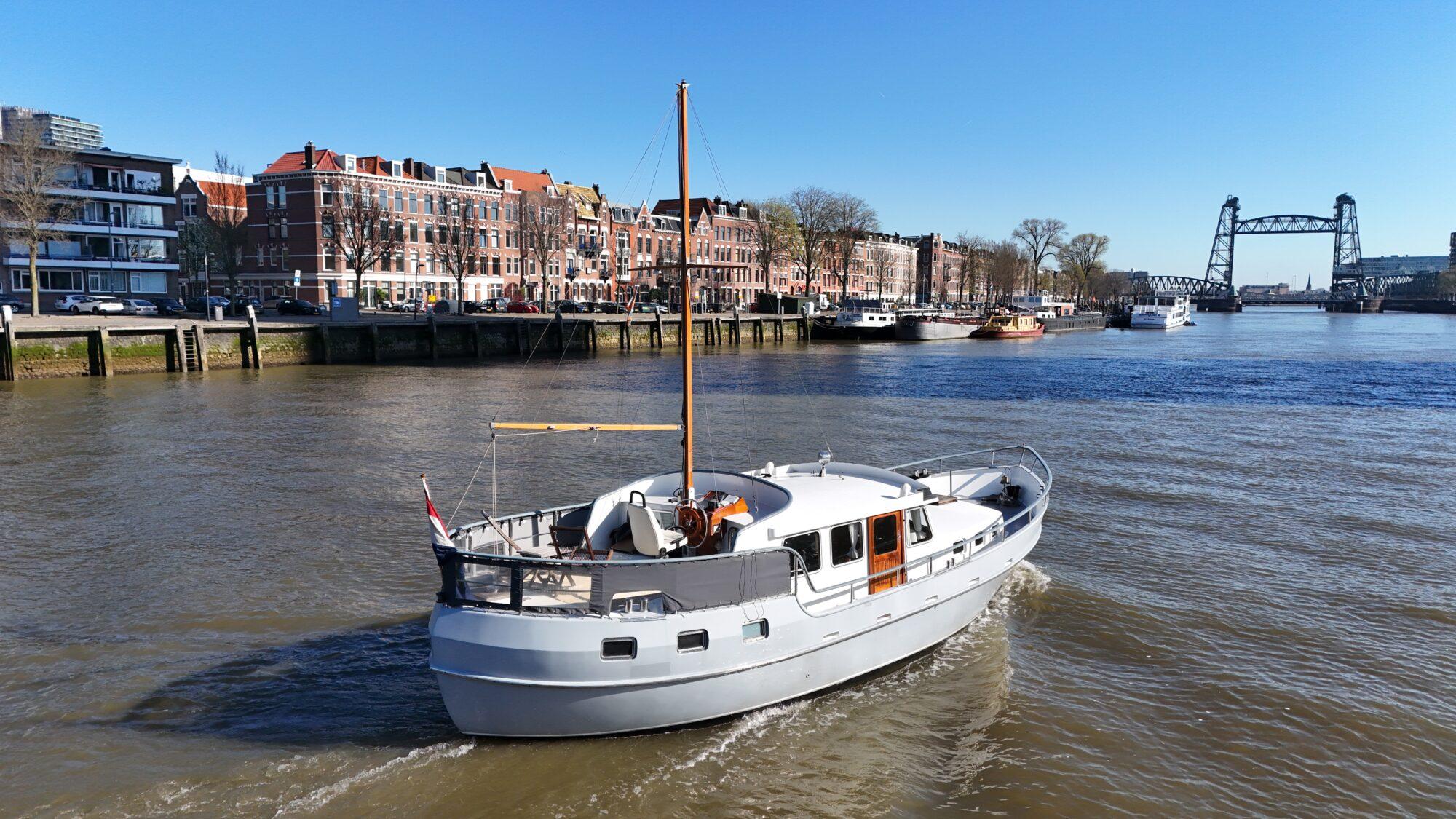Pieter Beeldsnijder Pieter Beeldsnijder Rondspantkotter 12.85 AK