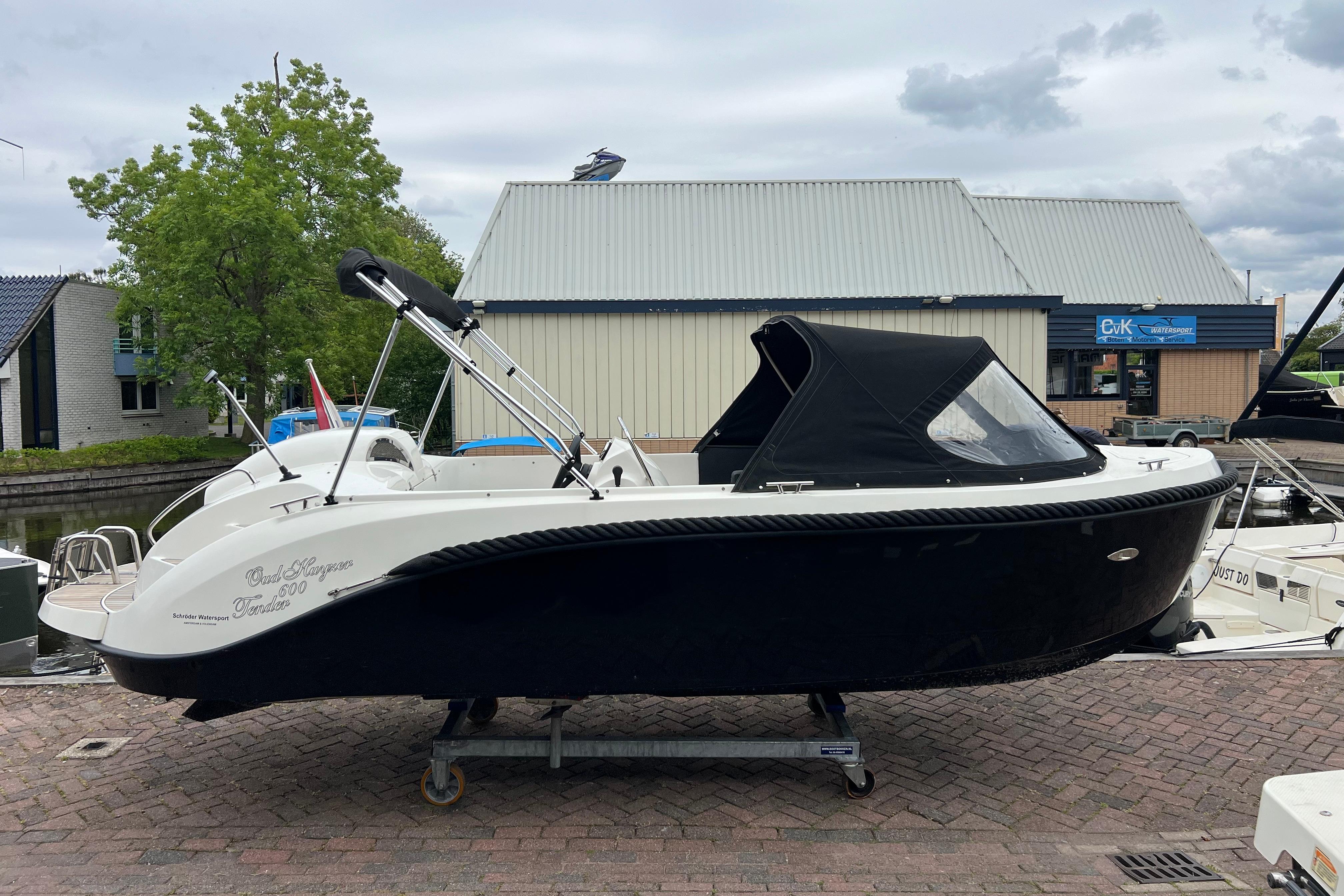 Oud Huijzer 600 Tender