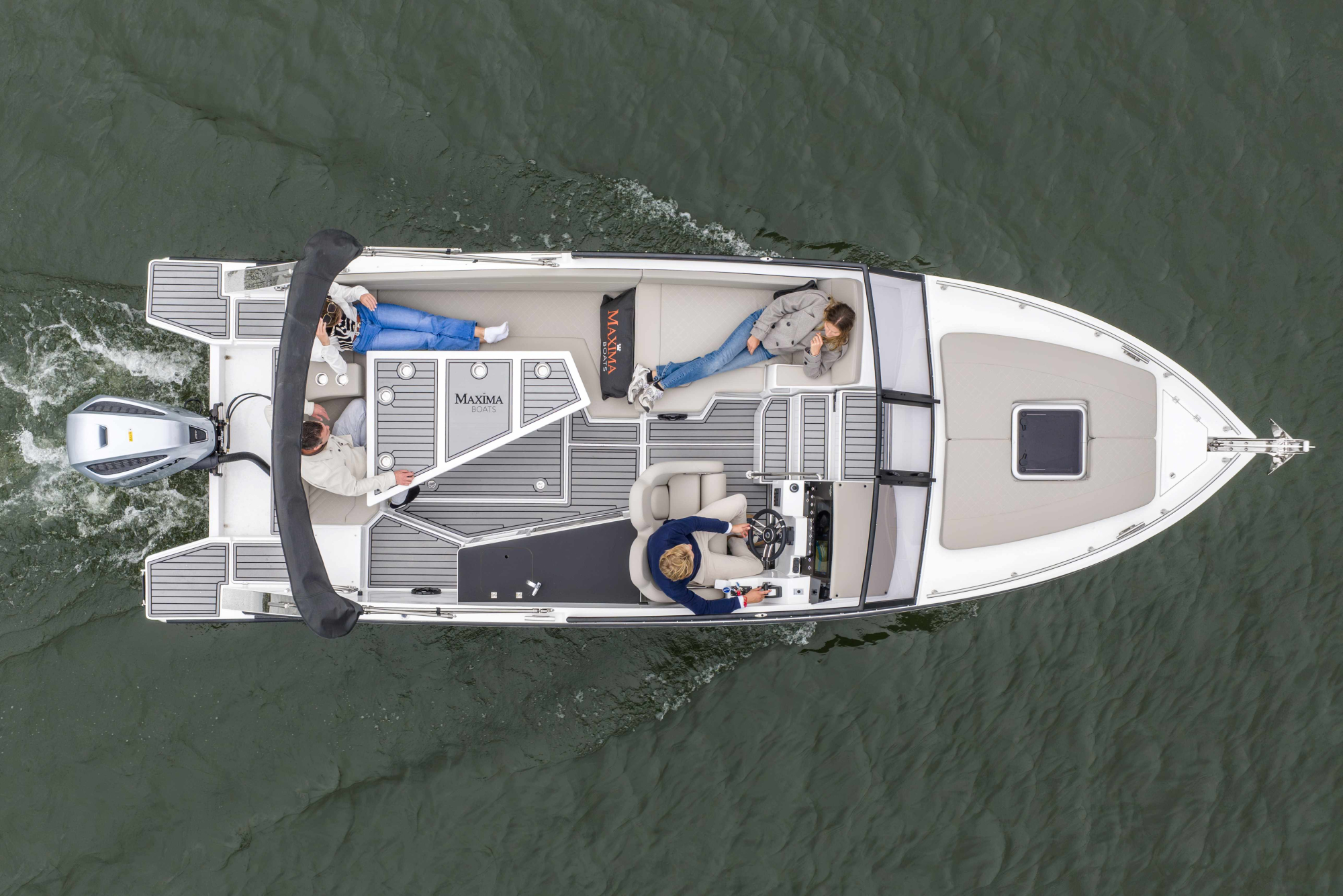 Maxima Boats 800 Cabin zwart - wit met Honda 250 pk op voorraad!