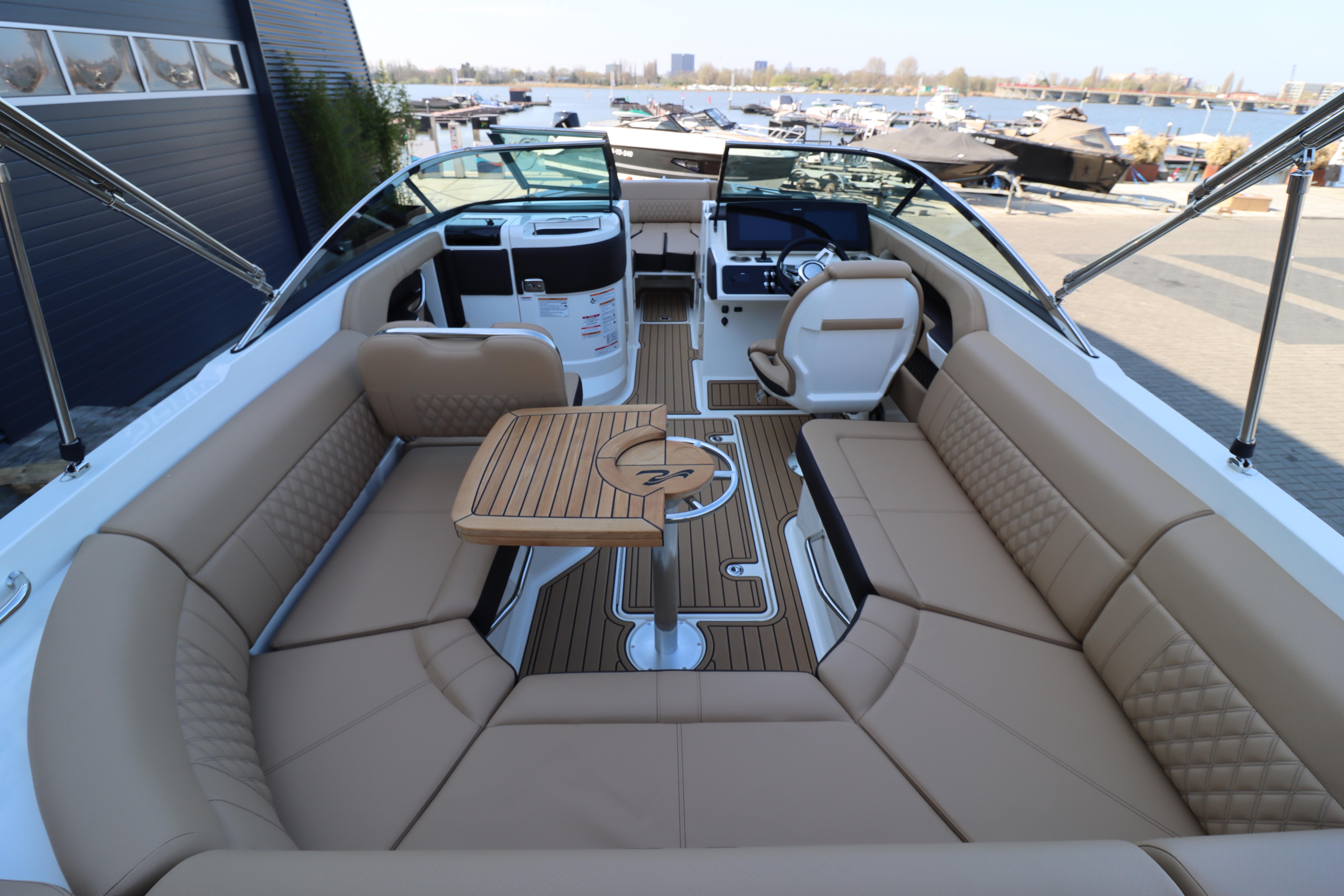 Sea Ray SLX 250