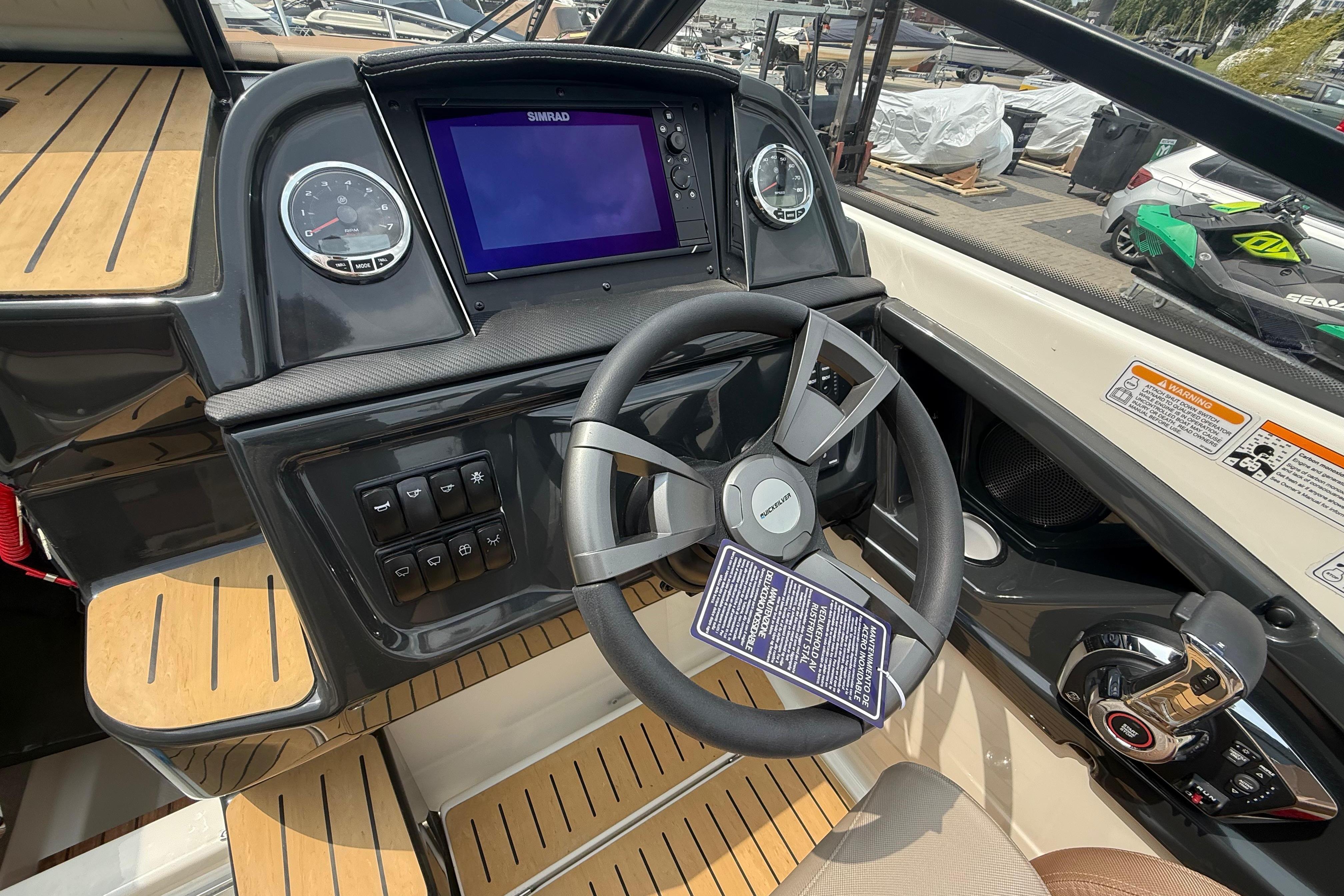 Quicksilver Activ 755 Cruiser