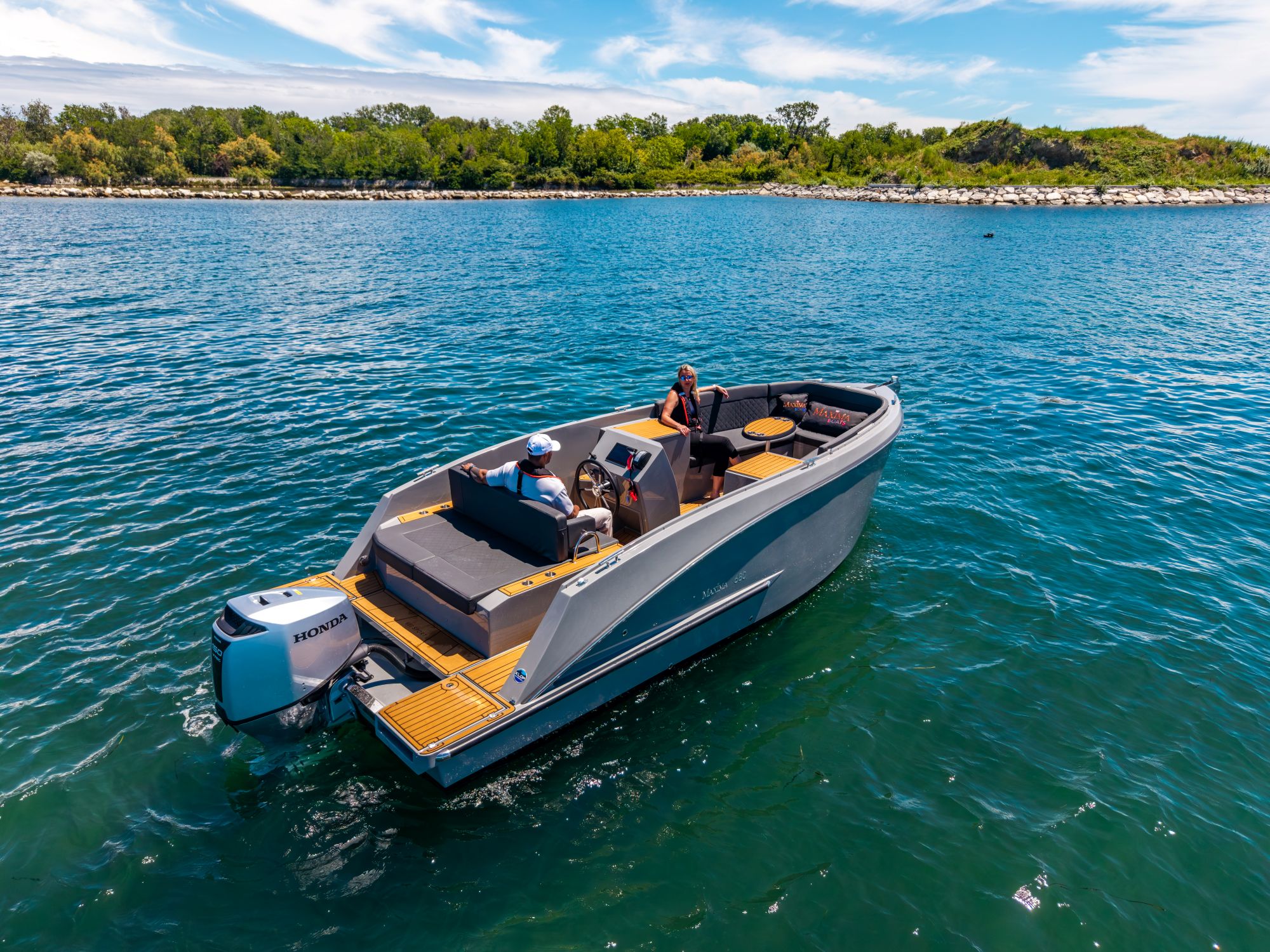 Maxima Boats 680 Sport Lounge