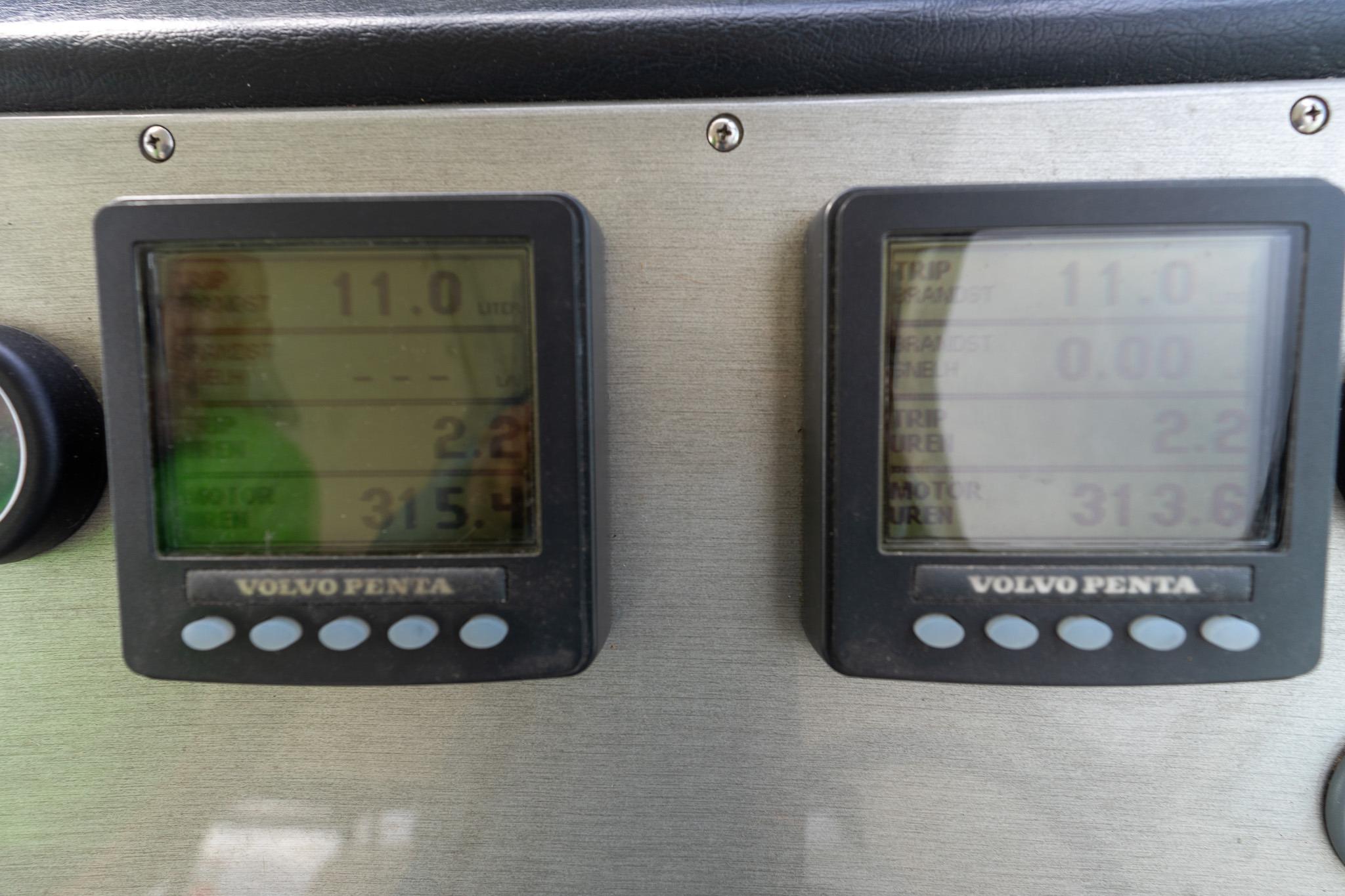 Cruisers Yachts 415 Express Motoryacht