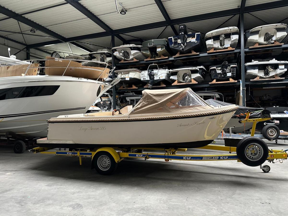 Lago Amore 595 Tender
