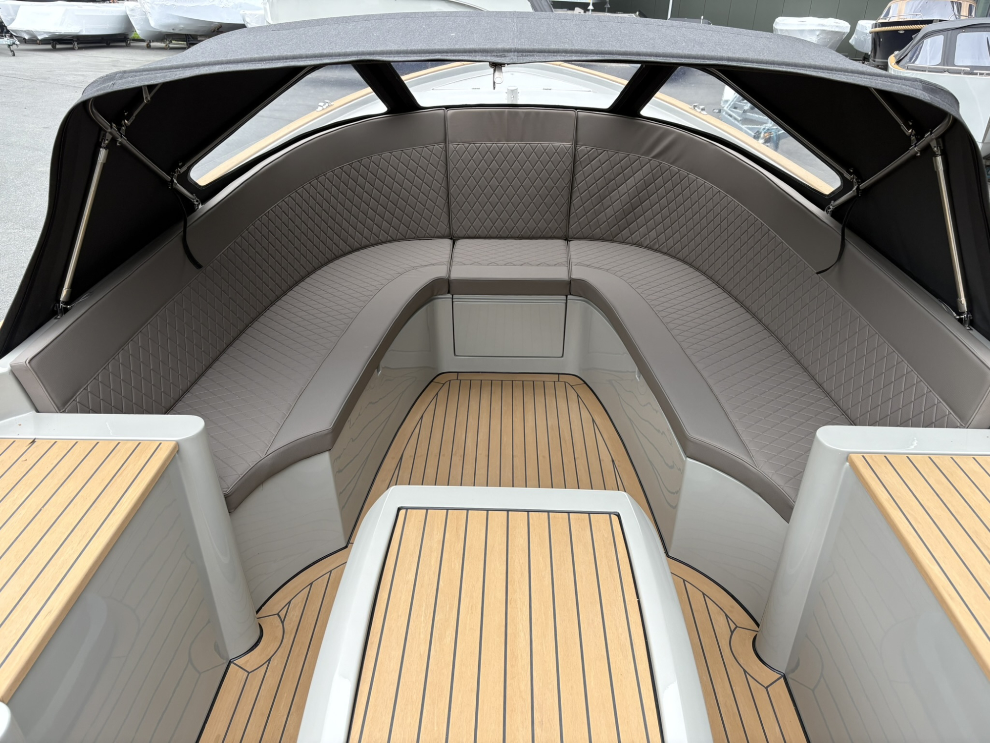 Antaris Sixty7 met Vetus 42 pk in RAL 7030 op voorraad!