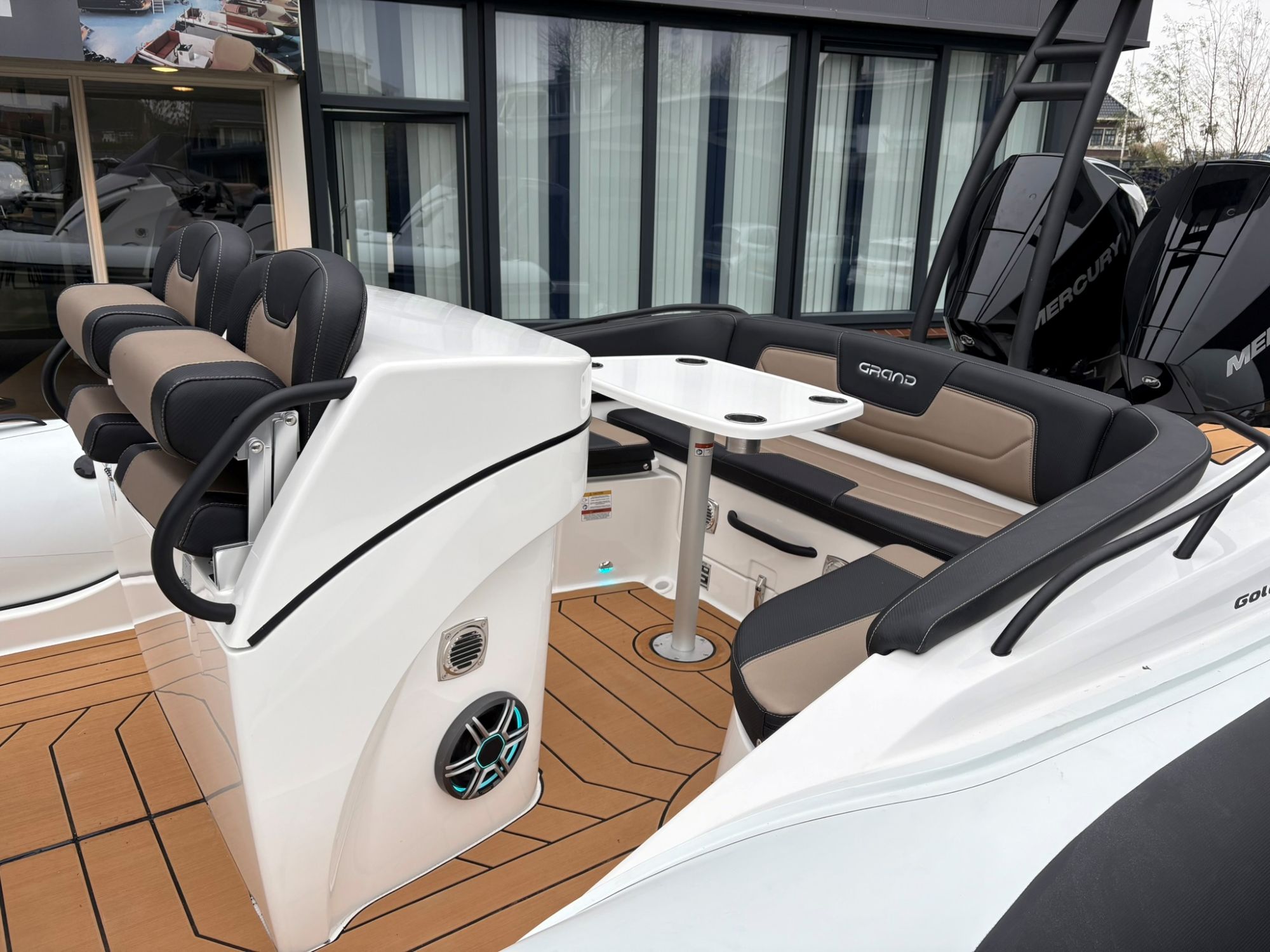 Grand Ribs Grand Golden Line G850 met 2x Mercury V6 225 PK!