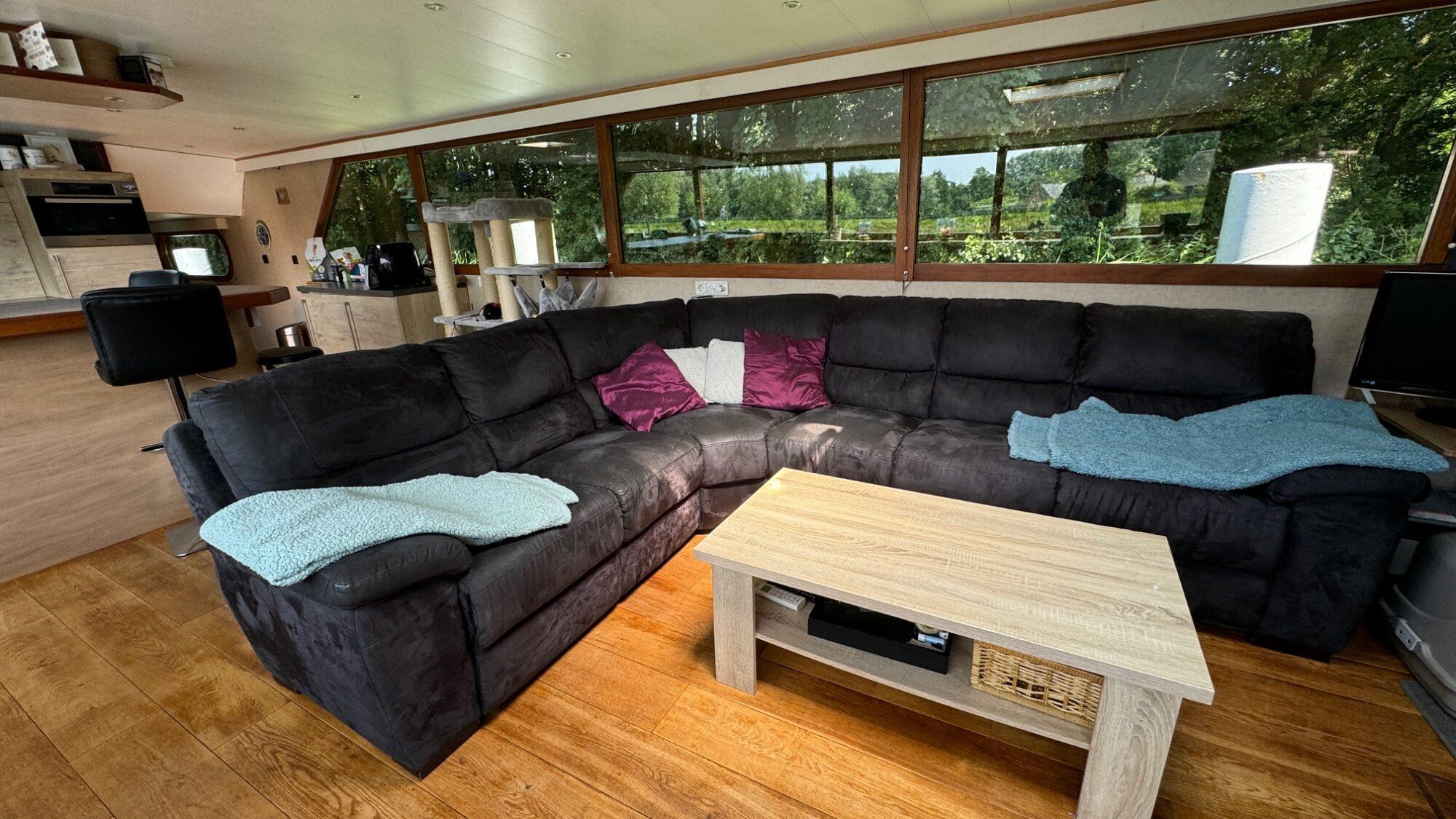 Luxe-Motor Luxe Motor 27.70 VS Varend Woonschip