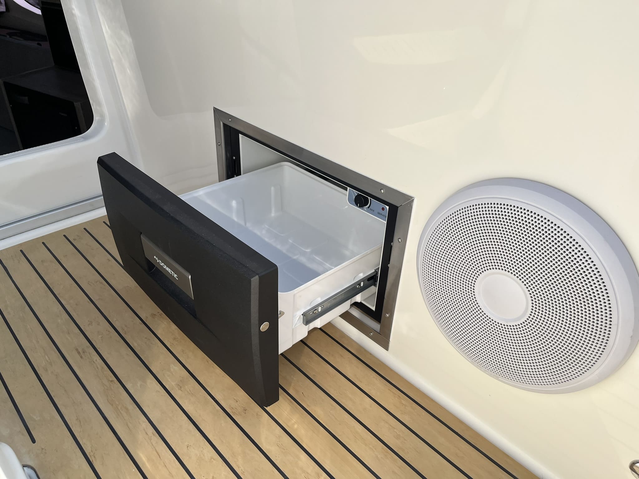 Quicksilver 875 Sundeck