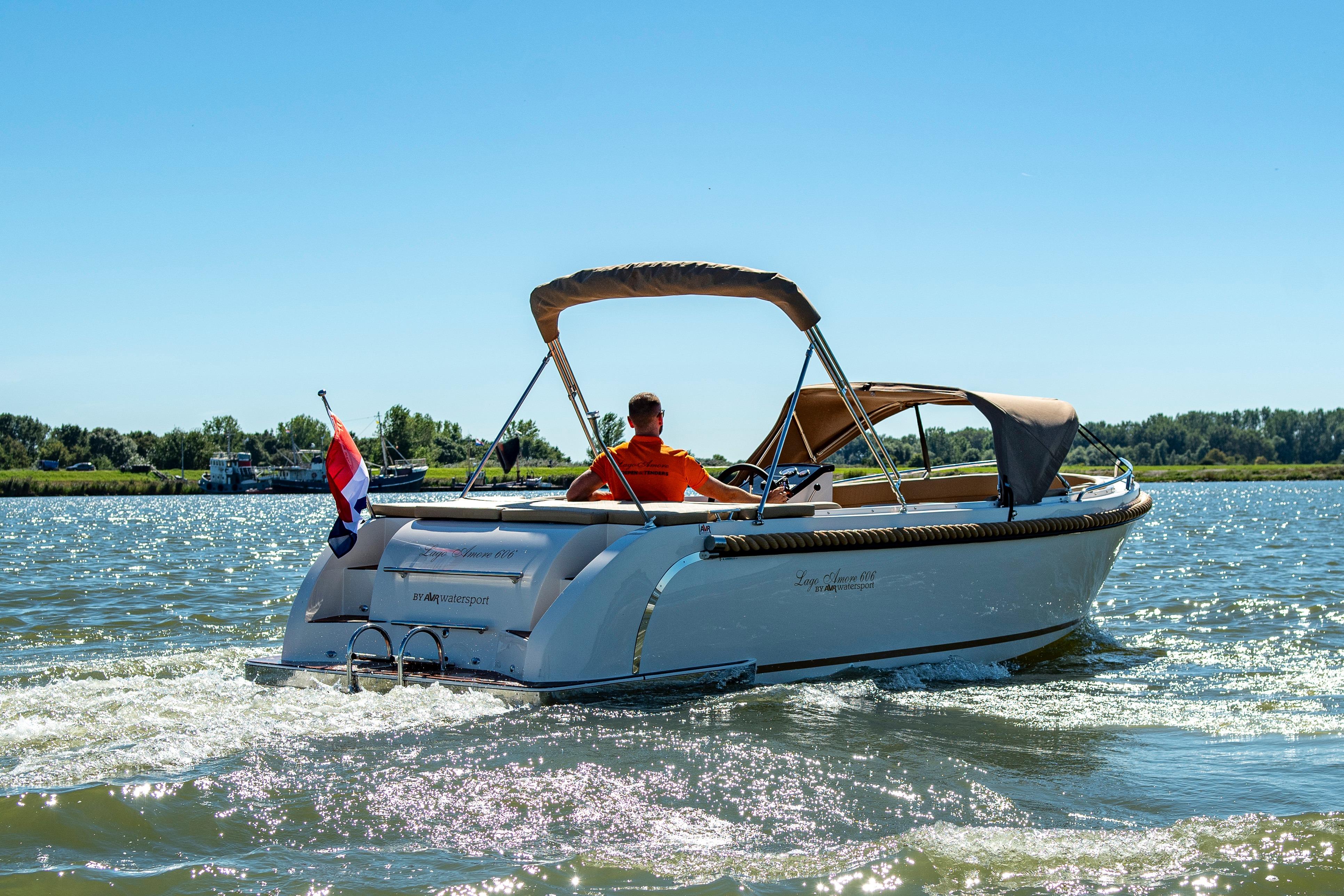 Lago Amore 606 Tender