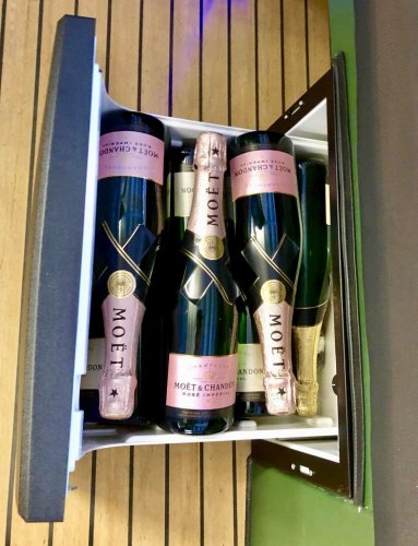 Triple X 800 DE GROOTSTE SLOEPENSHOWROOM VAN NEDERLAND