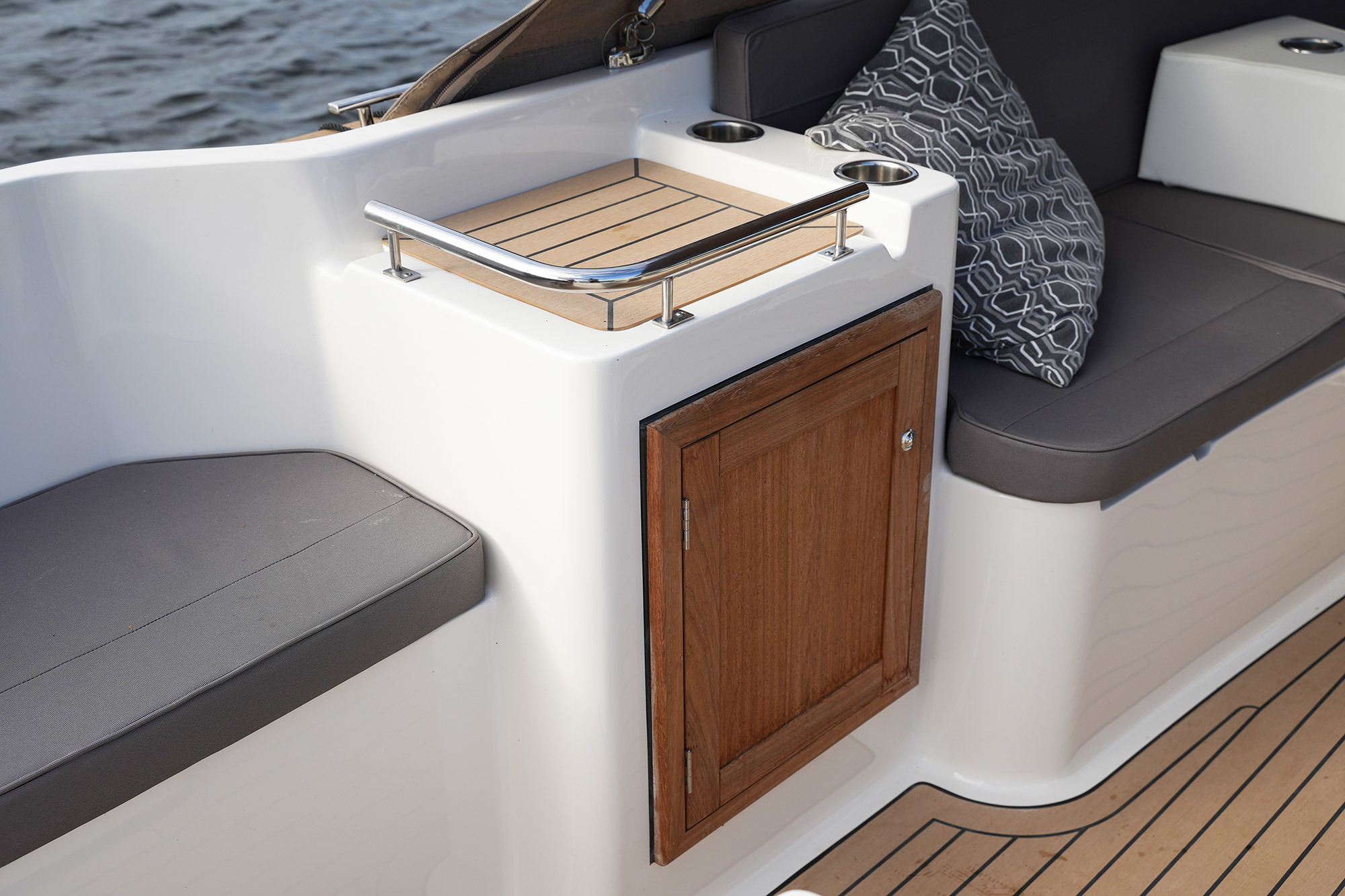 Interboat Intender 780