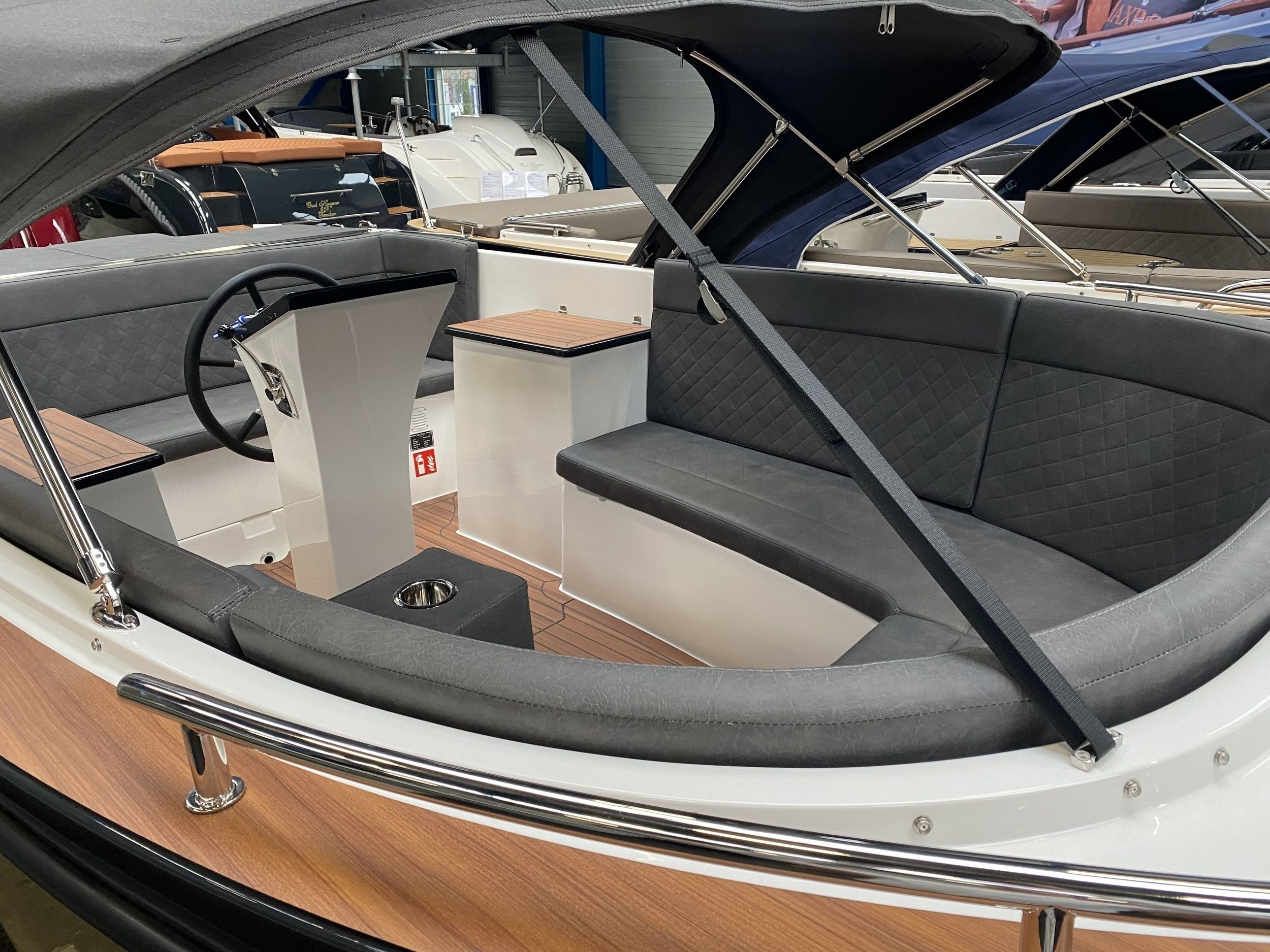 Maxima Boats 630