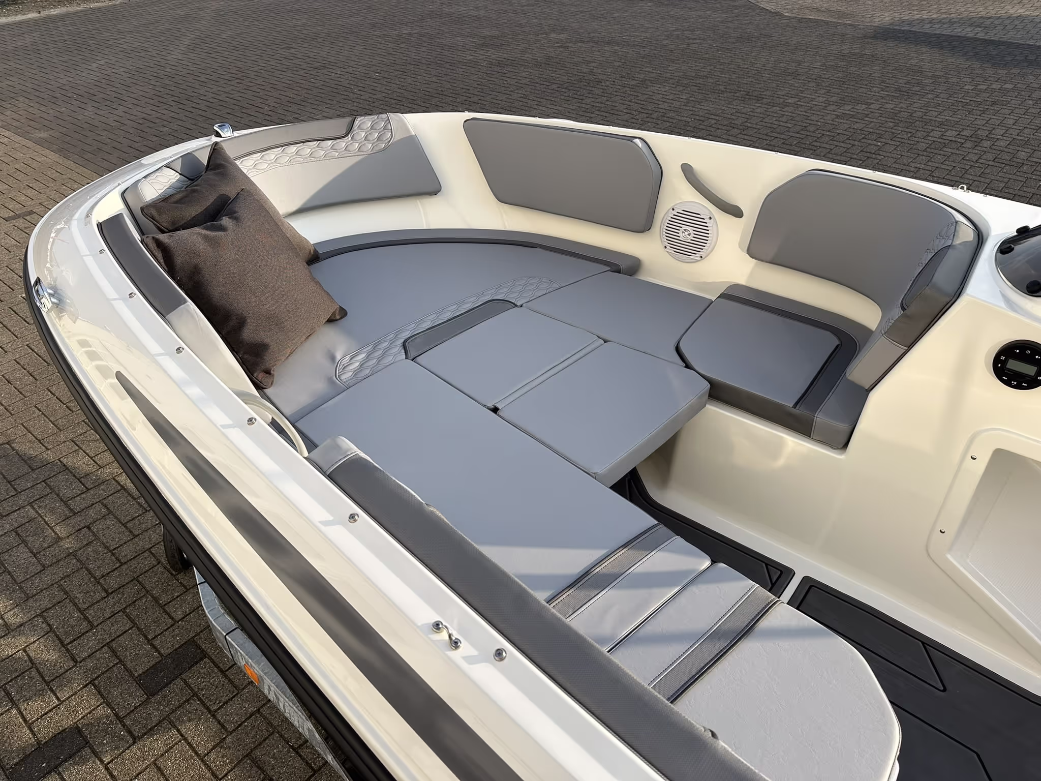 Bayliner Element M15