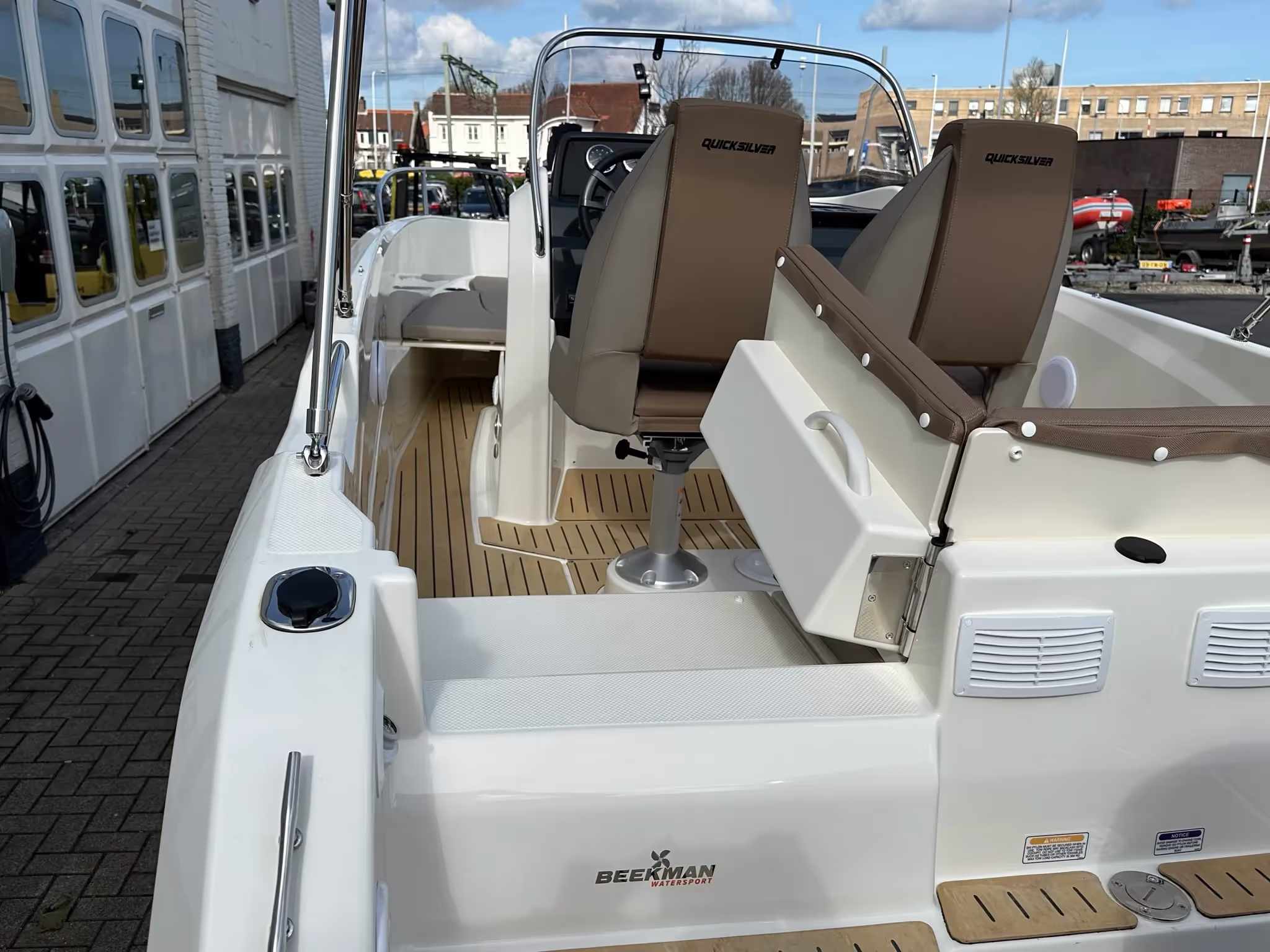 Quicksilver 605 Open