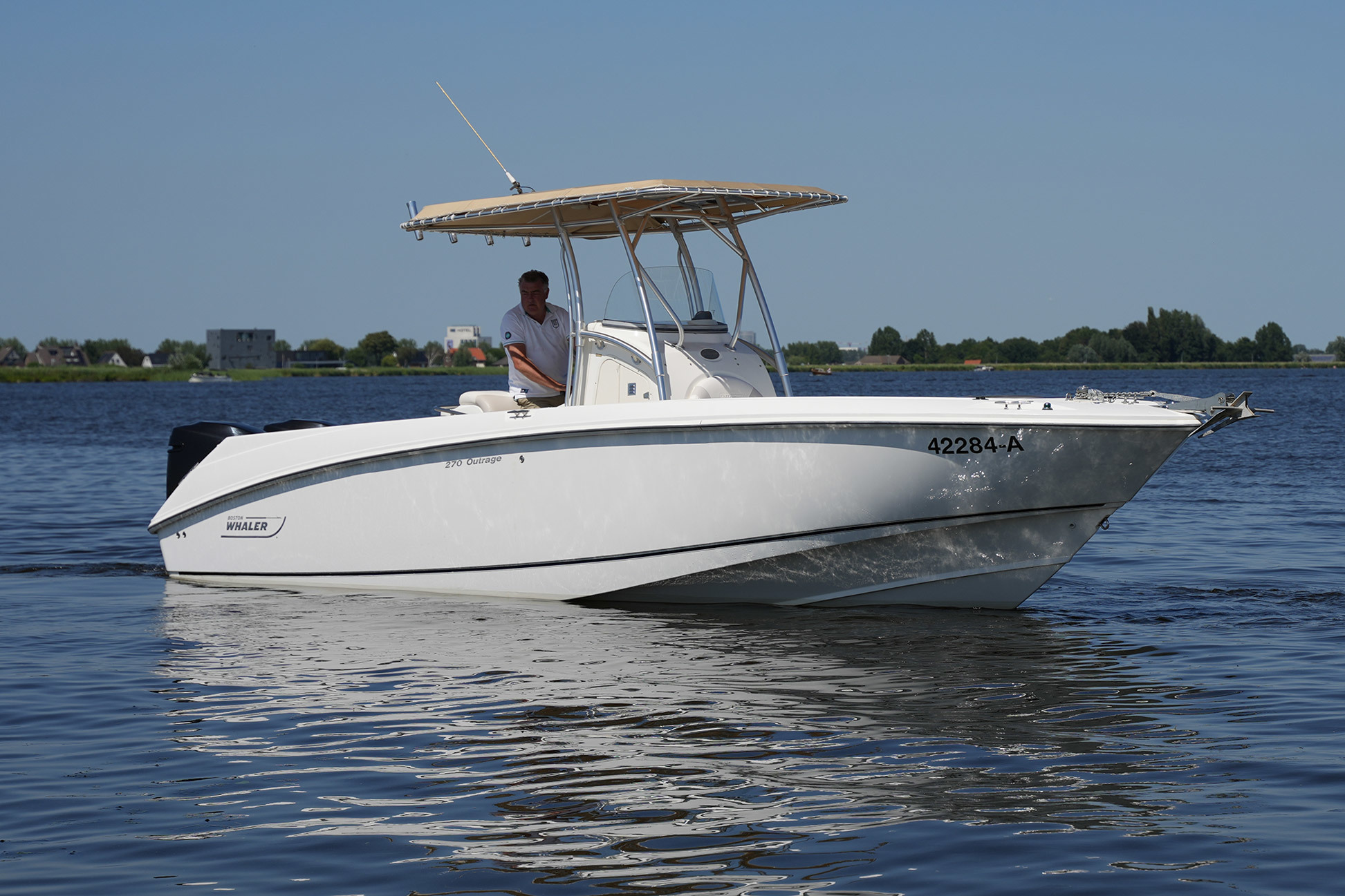 Boston Whaler 270 Outrage