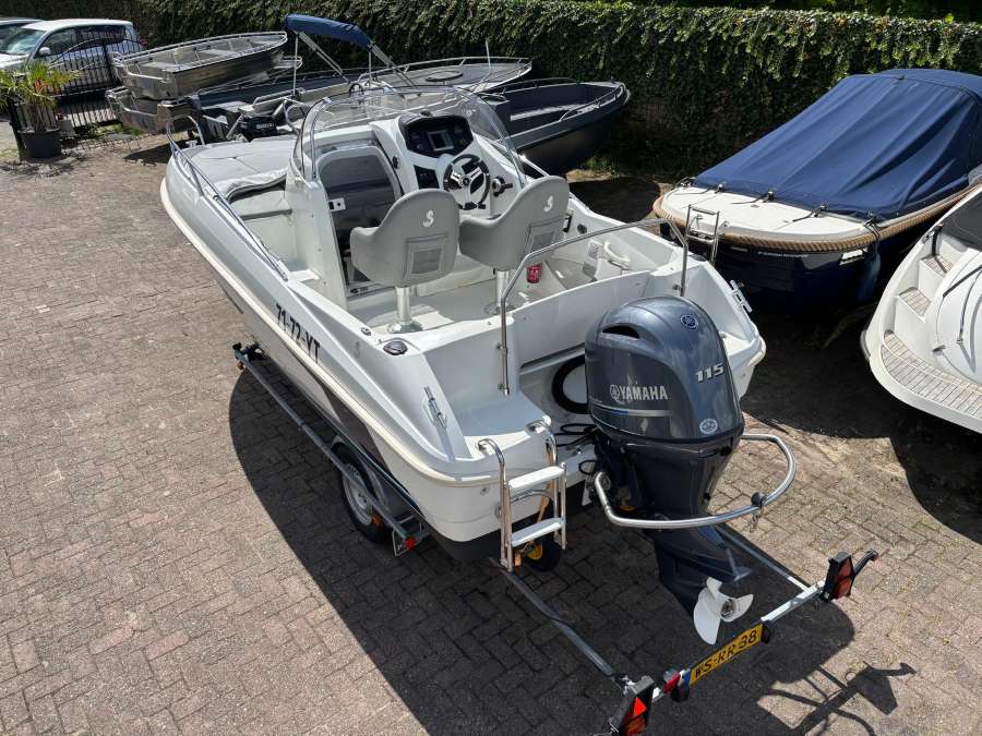 Beneteau Cabin Flyer 550