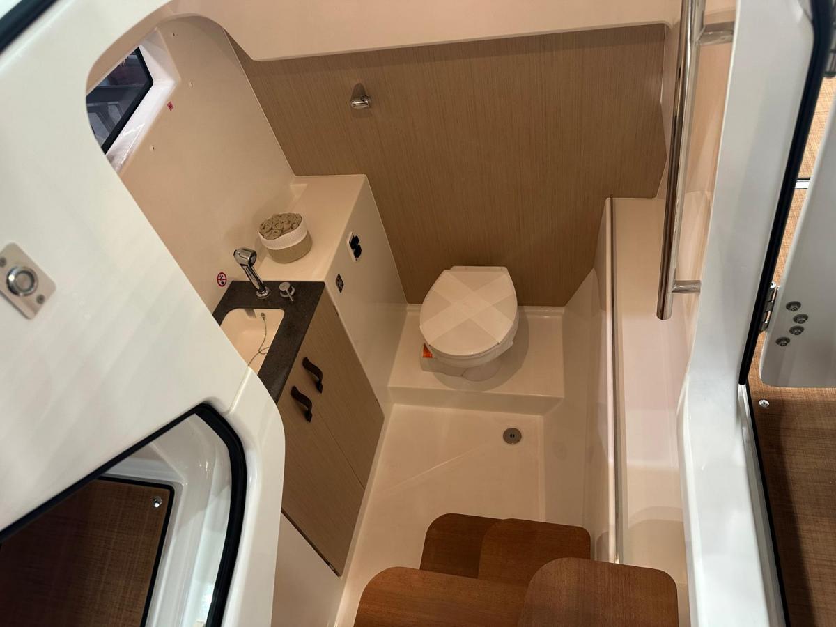 Jeanneau TH33 Twin-Hull