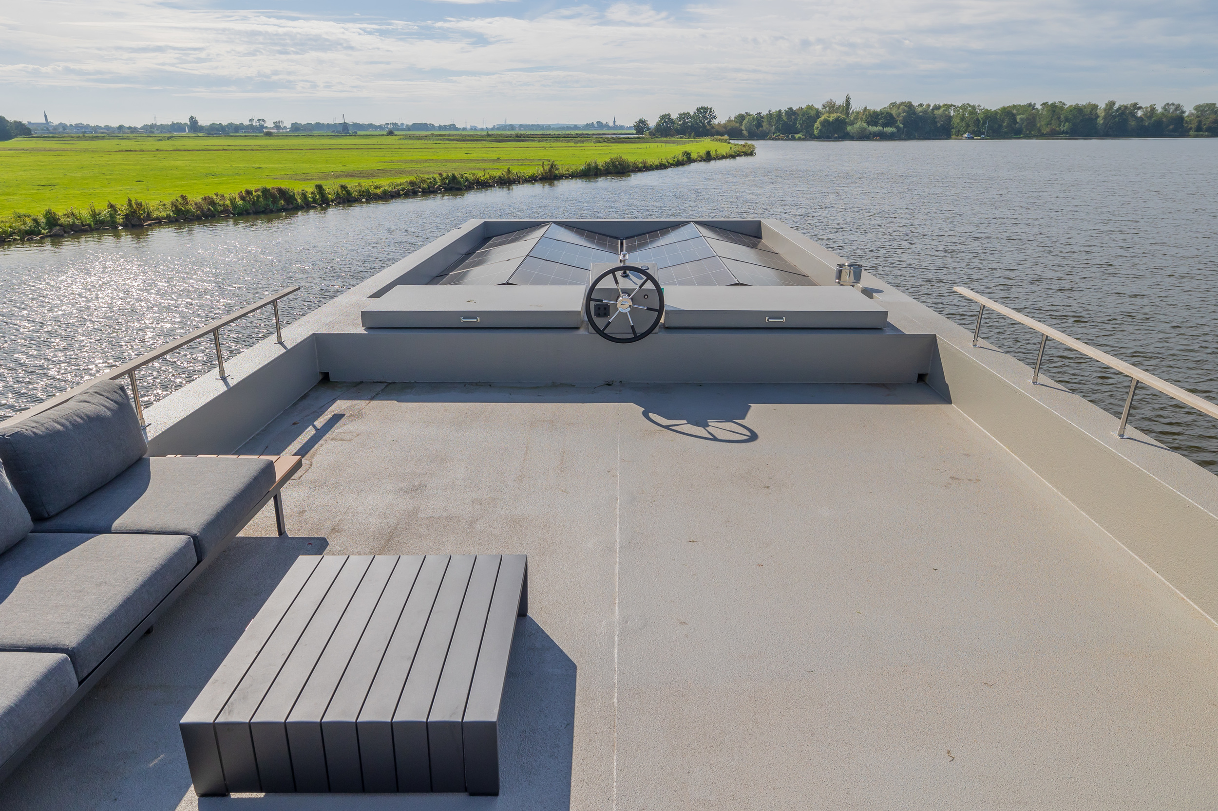 Surla (met Tender) Houseboat 15 Volledig Elektrisch With Charter