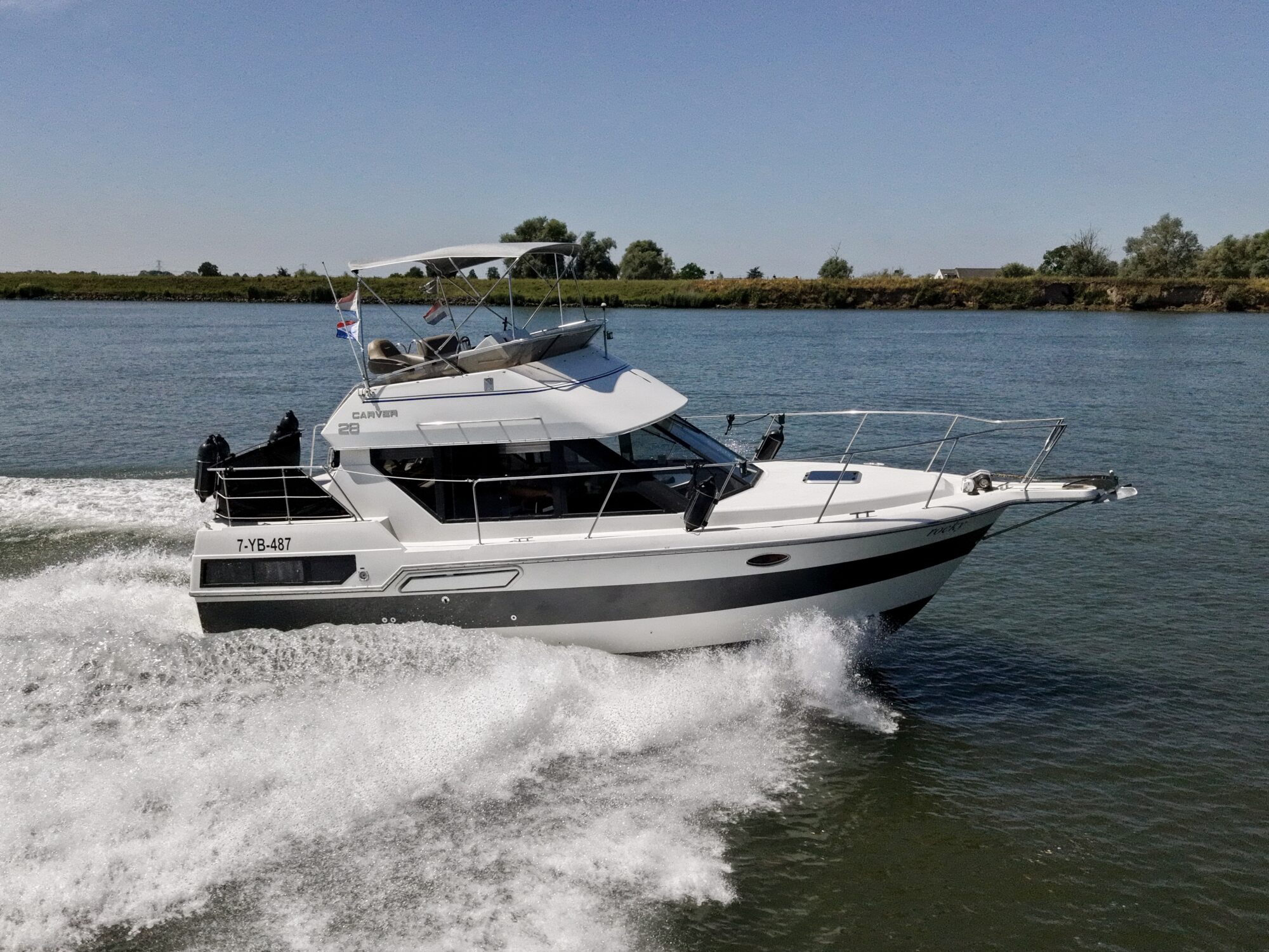 Carver 28 Flybridge