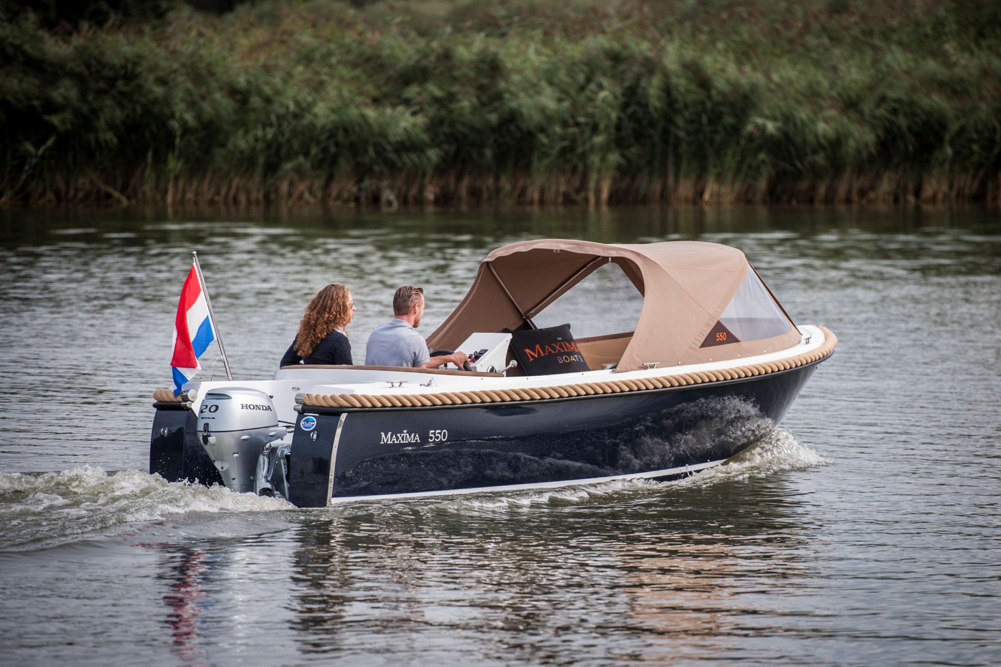 Maxima Boats 550