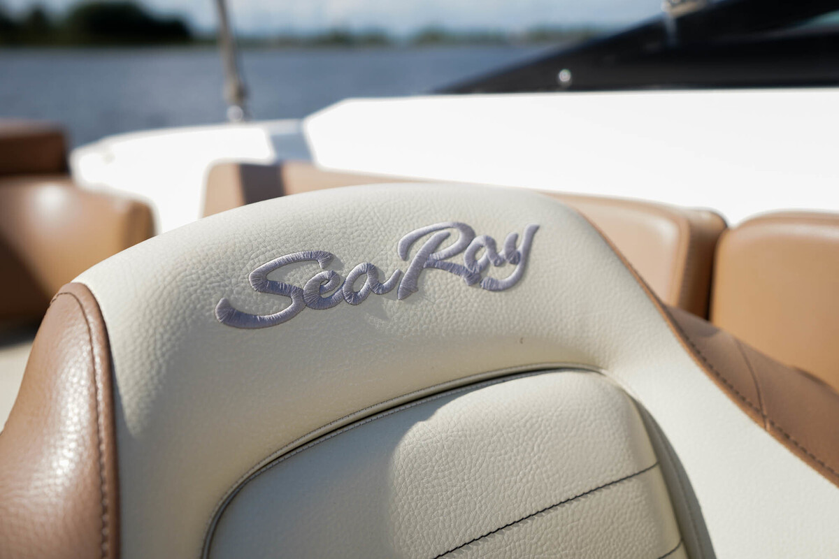 Sea Ray Sun Sport 230