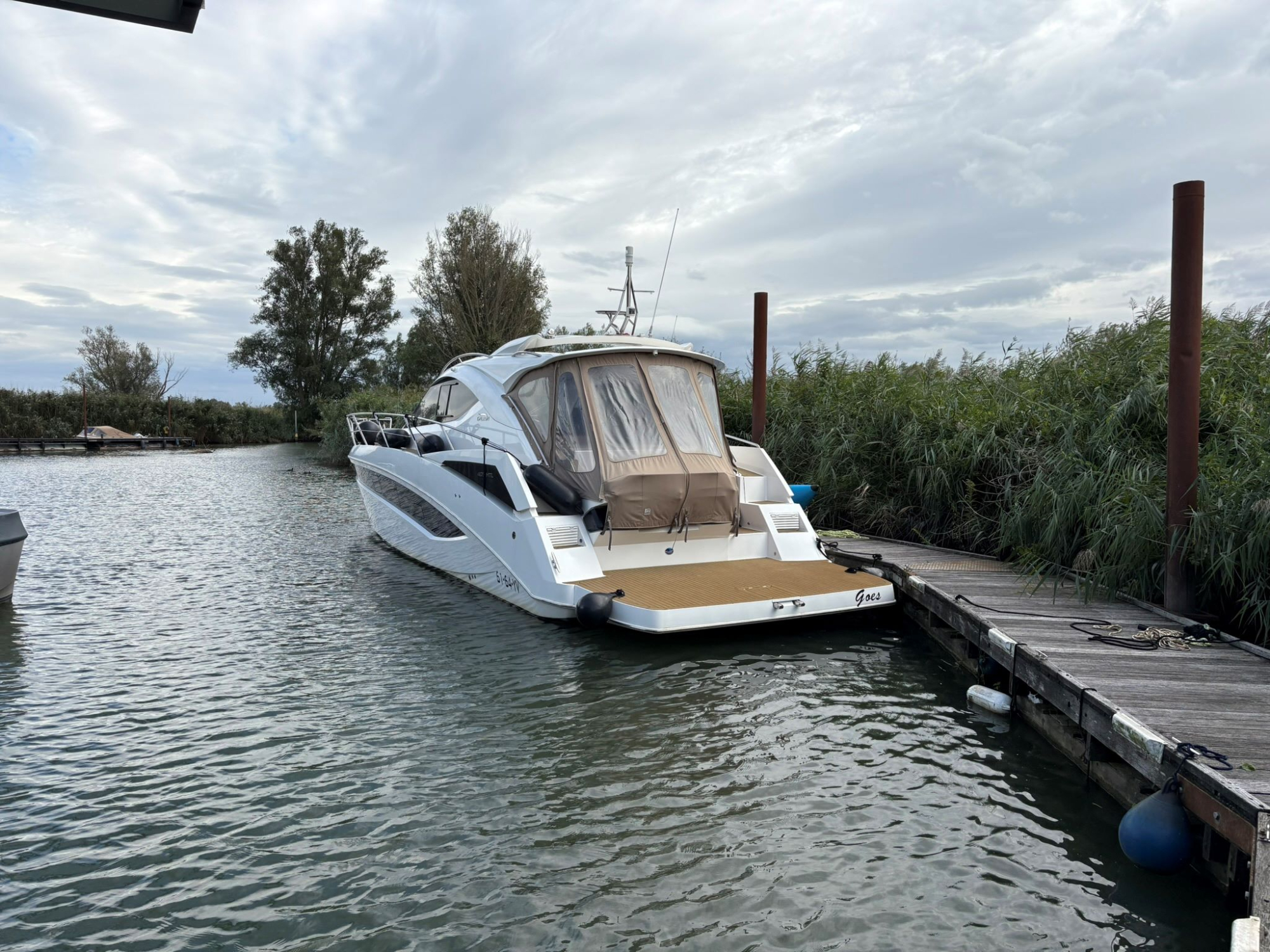 Galeon Yachts Galeon 405 HTL met 2x Volvo Penta D4 260 pk