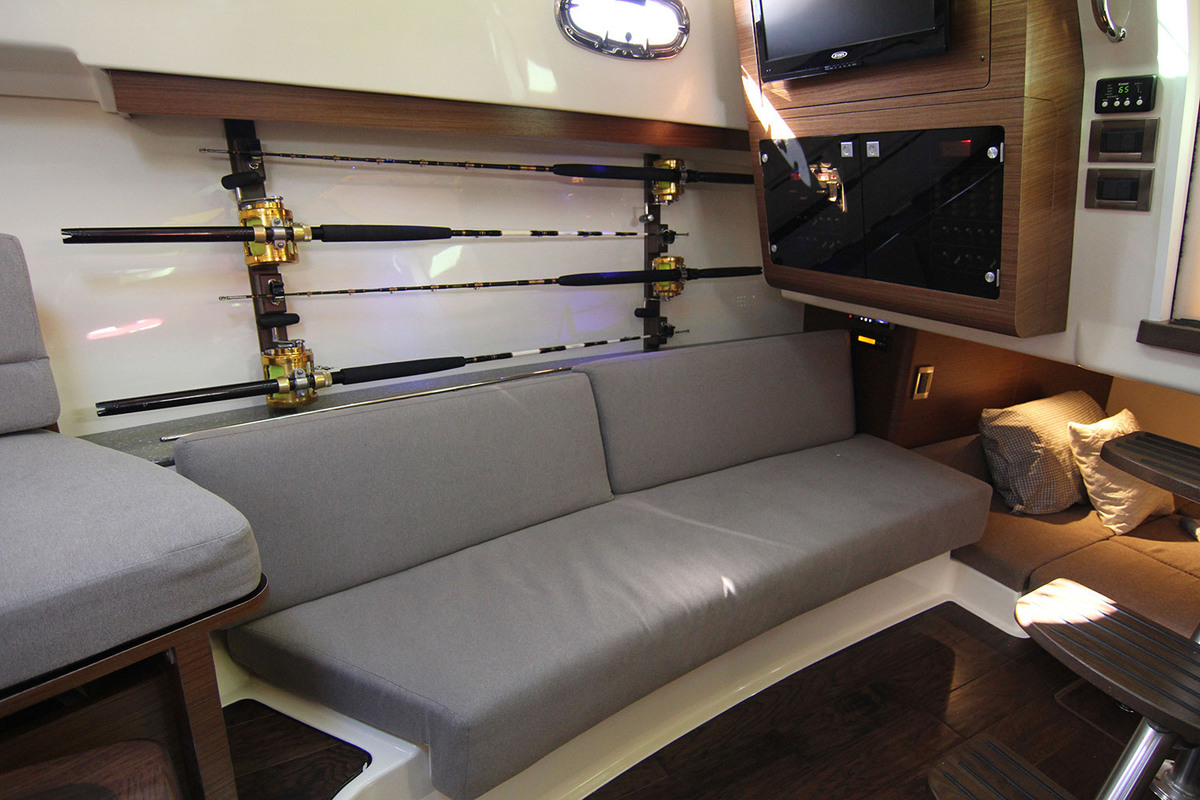 Boston Whaler 345 Conquest