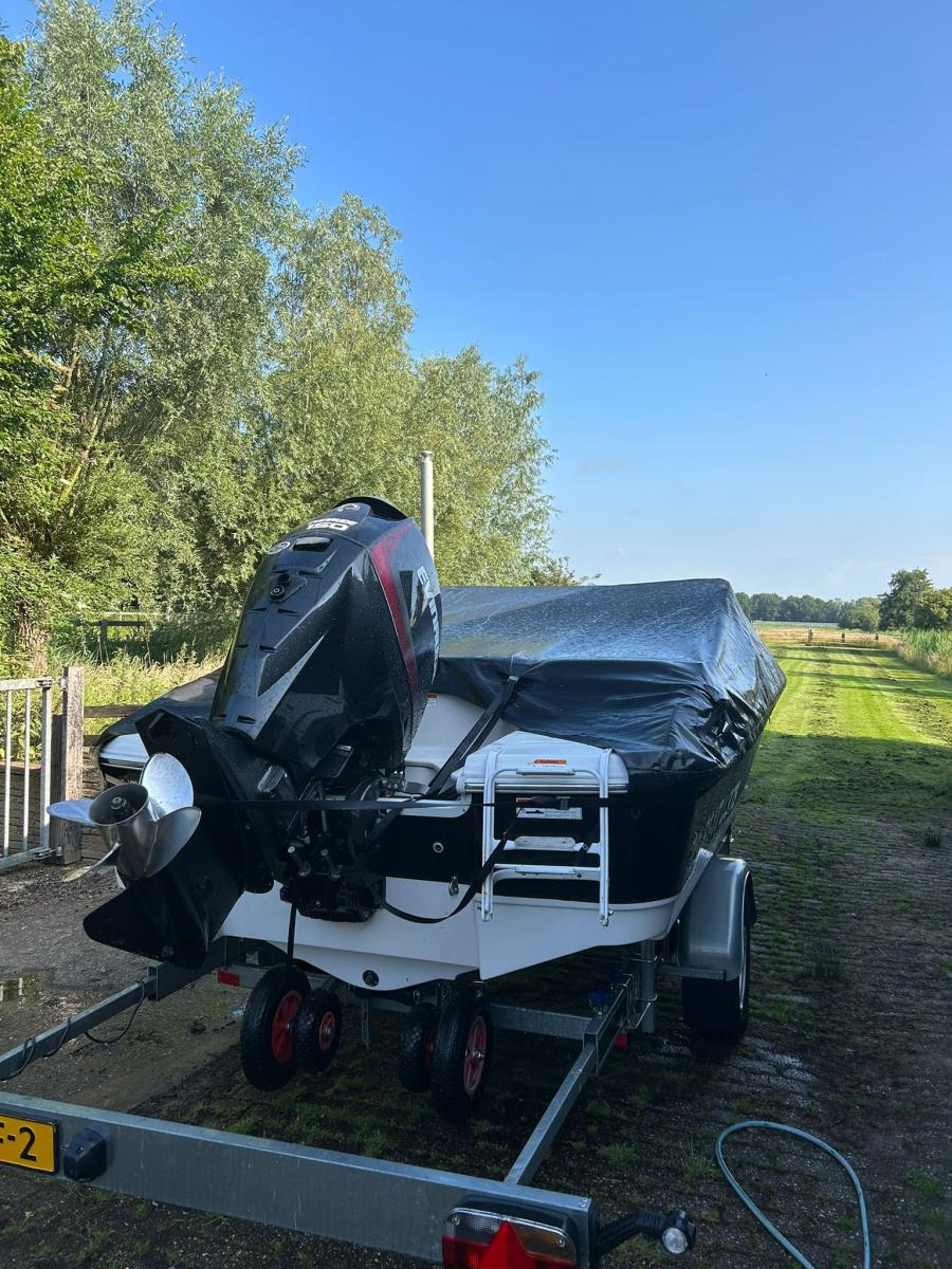 Four Winns H180 outboard