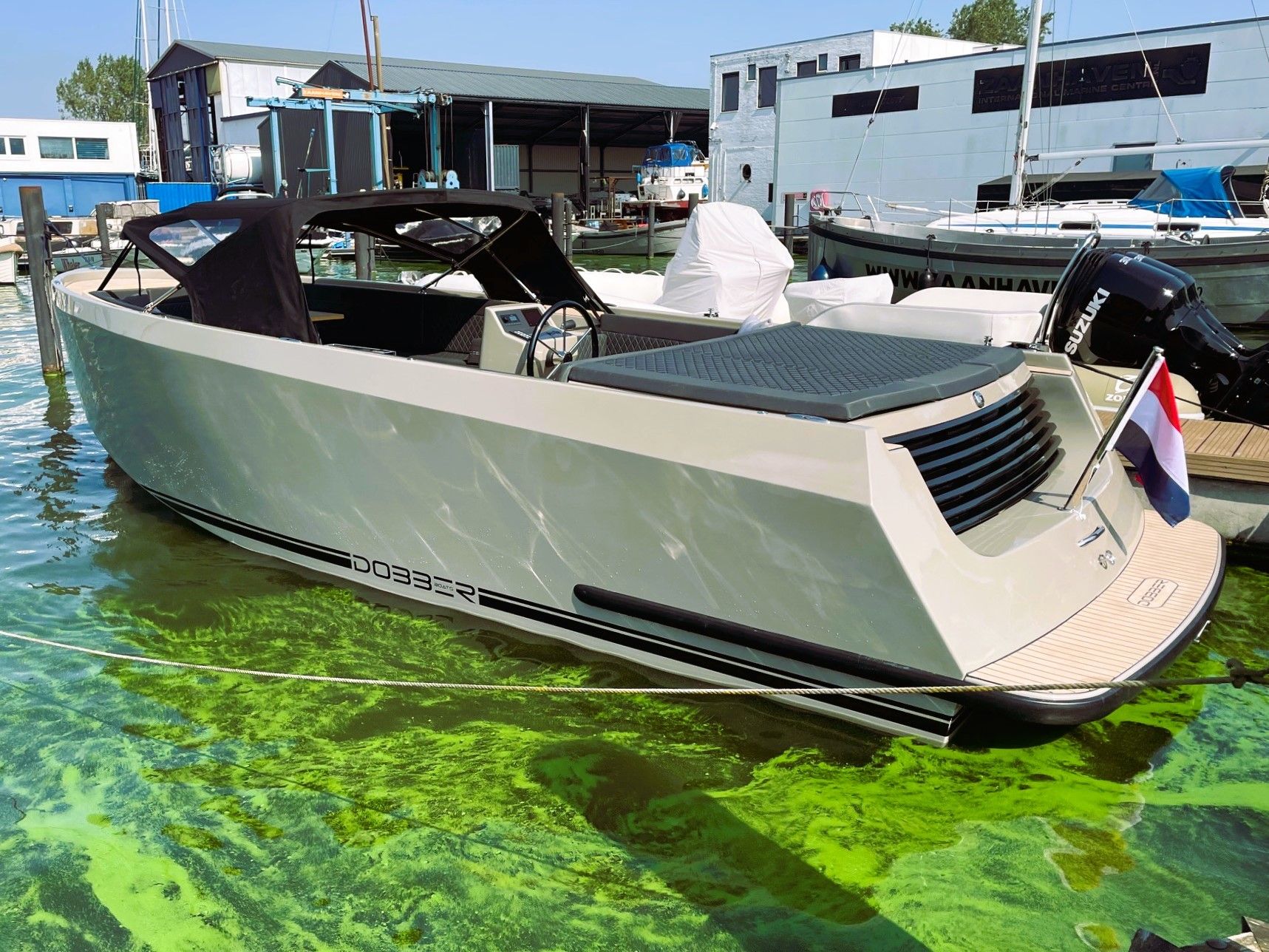 DOBBER 750 Tender