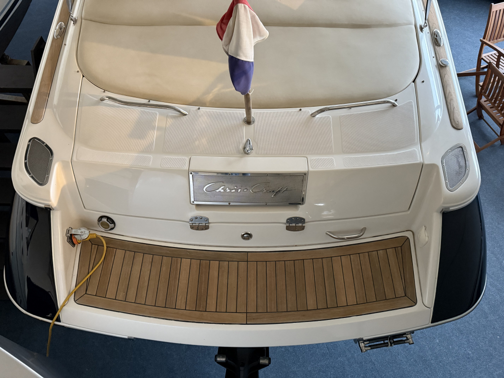 Chris Craft Corsair 28