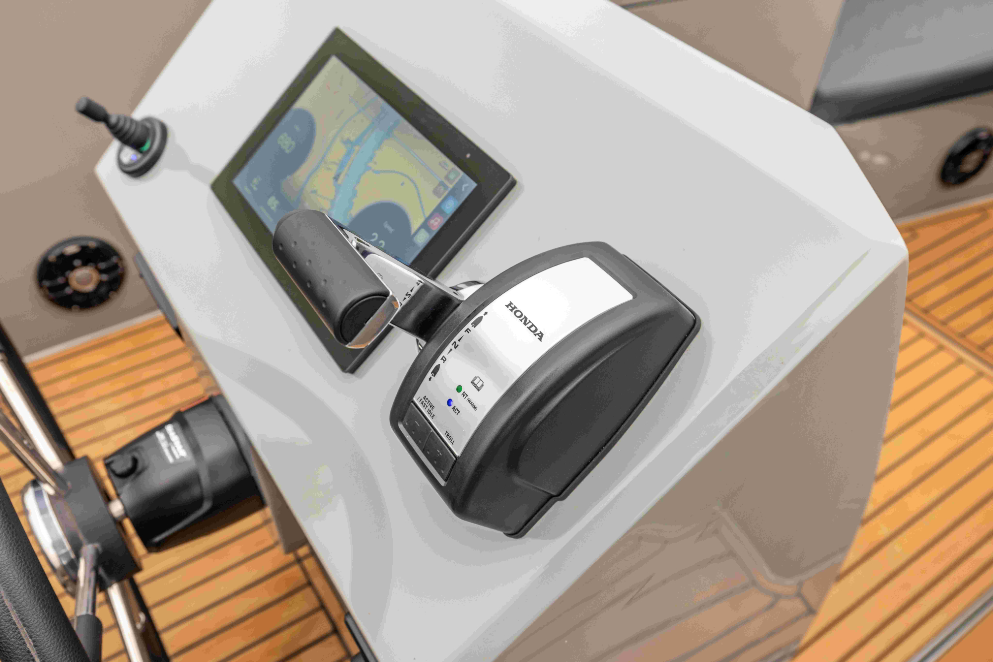 Maxima Boats 680 Sport Lounge