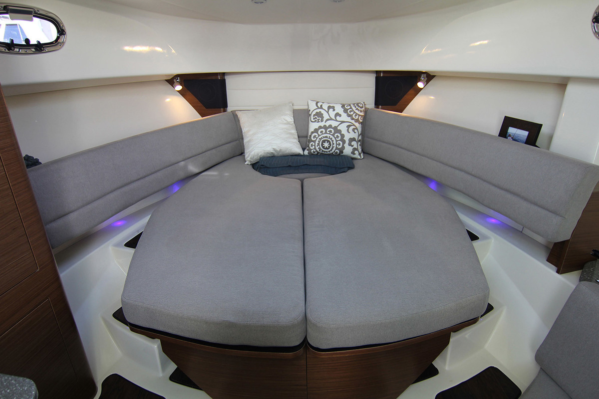 Boston Whaler 345 Conquest