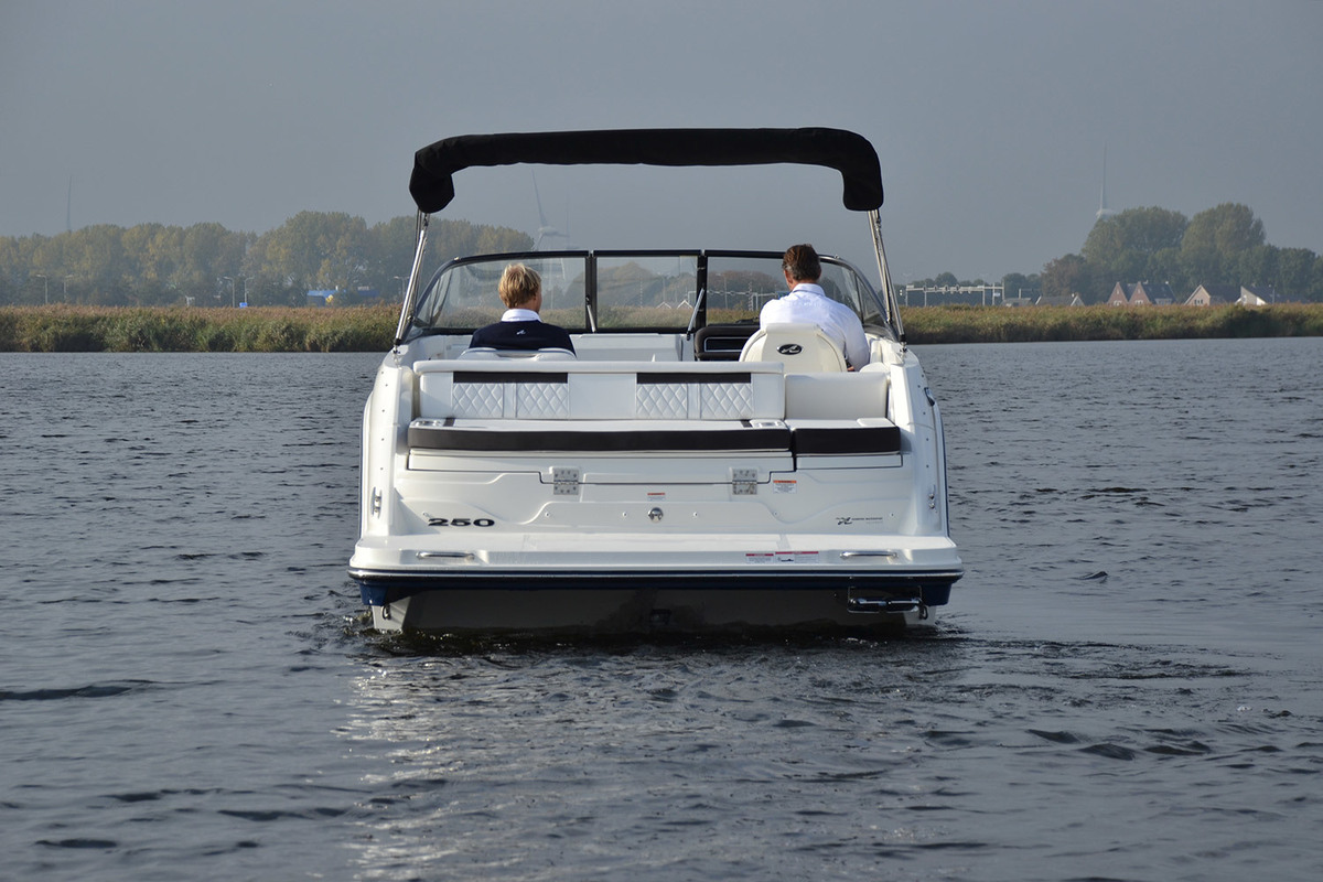 Sea Ray Sun Sport 250