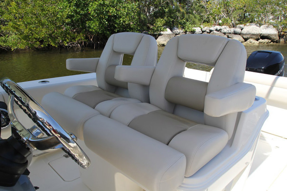 Boston Whaler 280 Outrage