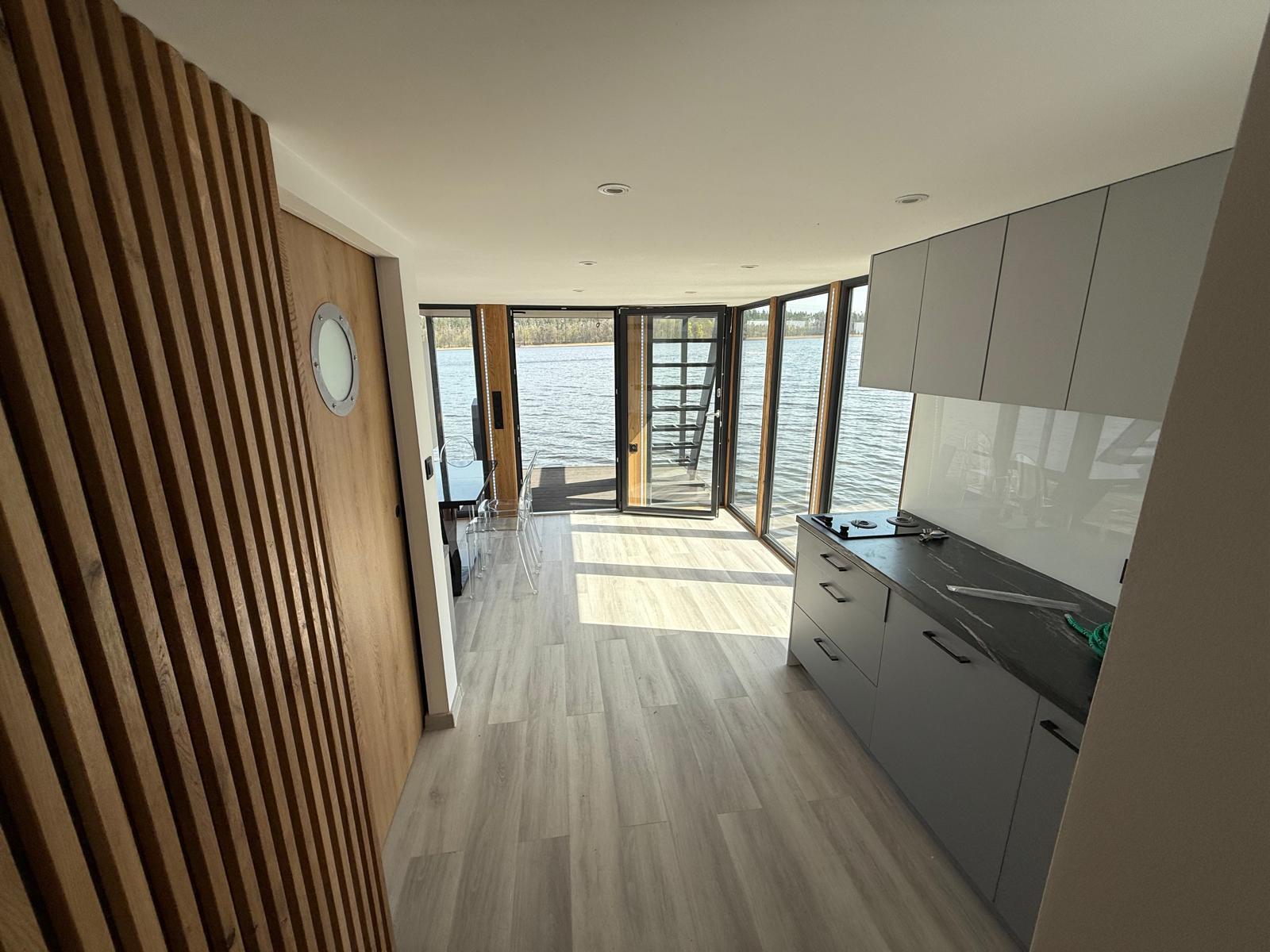 Shogun Mobile Houseboat